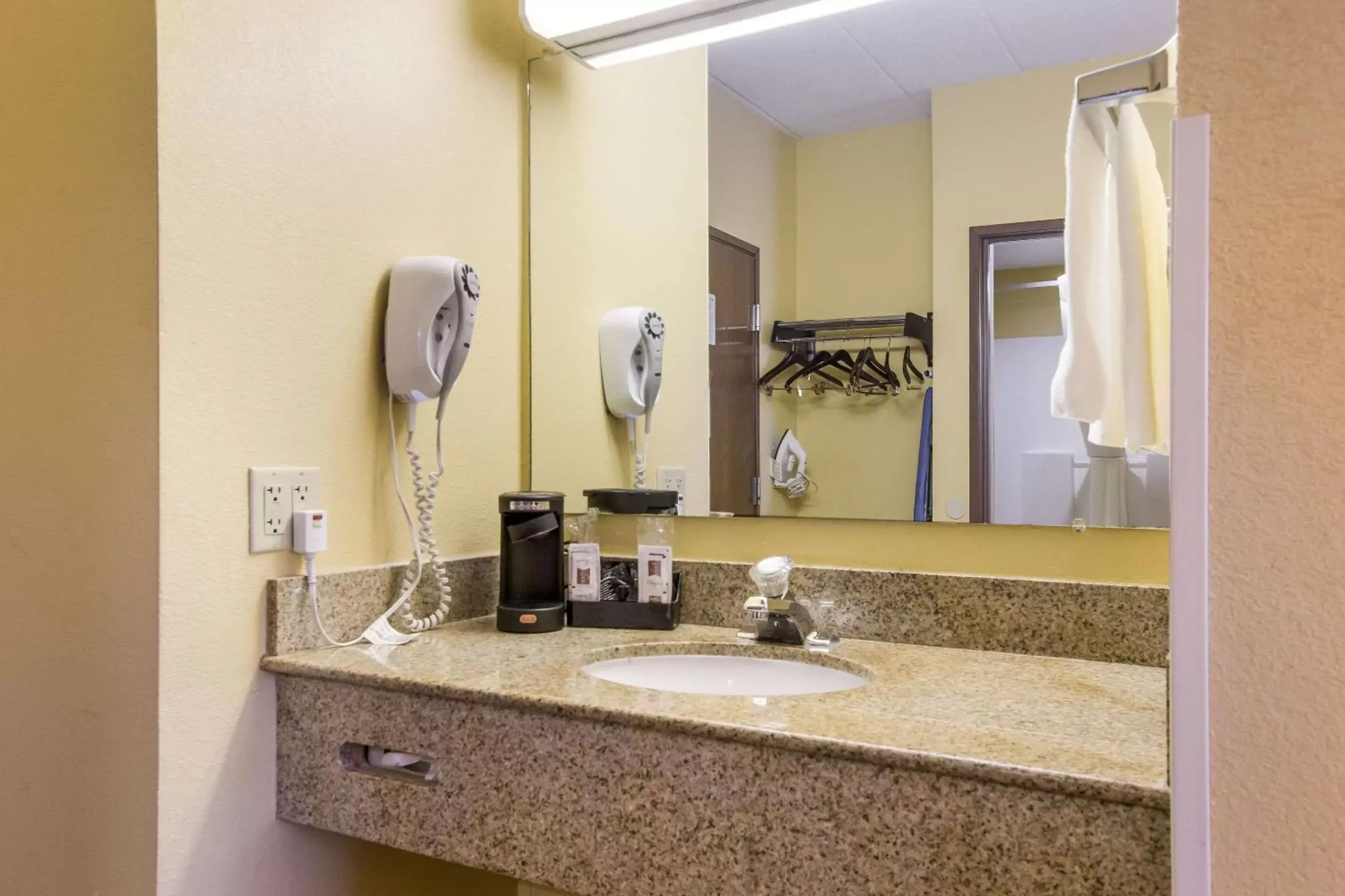Bathroom in Quality Inn & Suites CVG Airport
