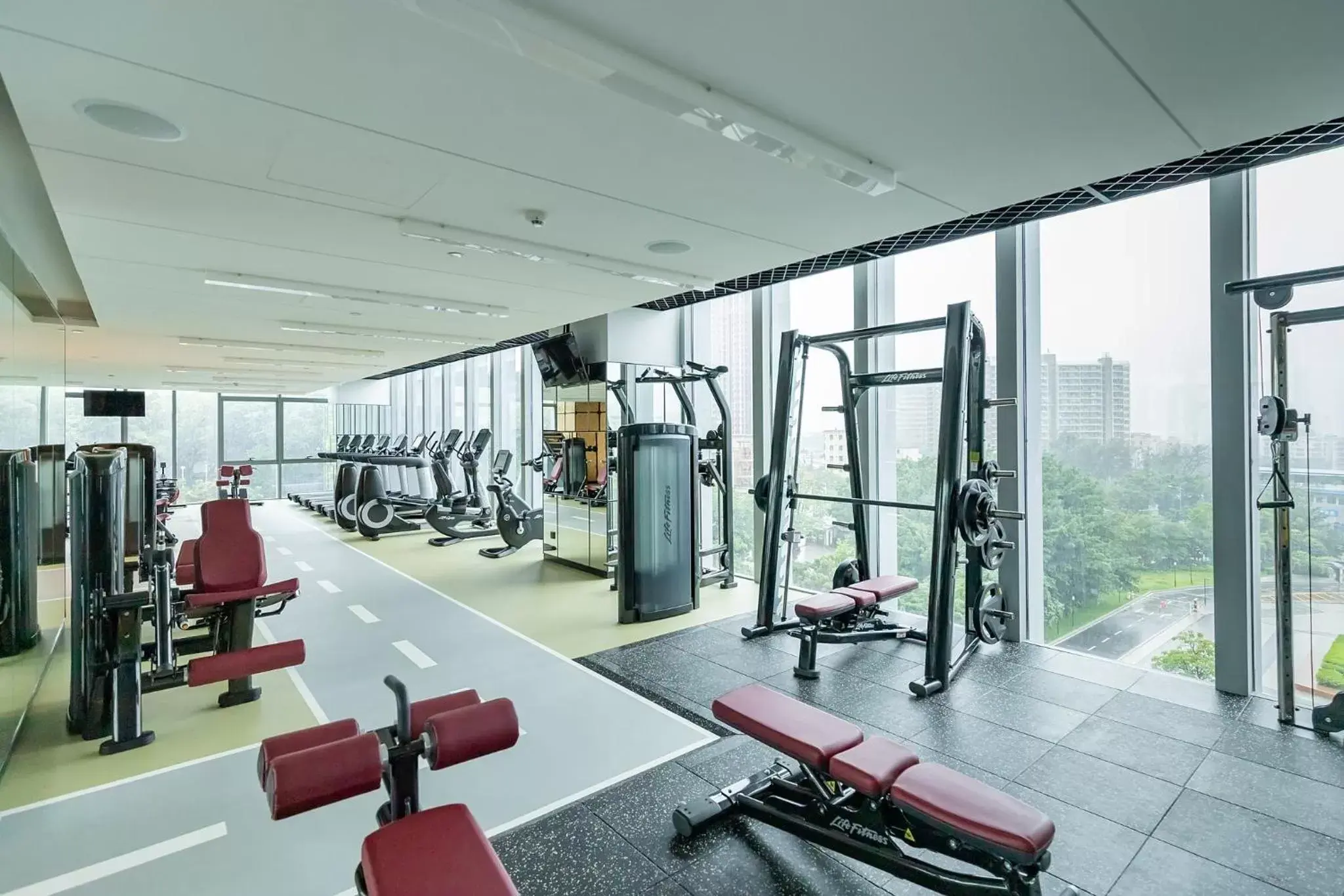 Spa and wellness centre/facilities, Fitness Center/Facilities in Holiday Inn Guangzhou South Lake, an IHG Hotel