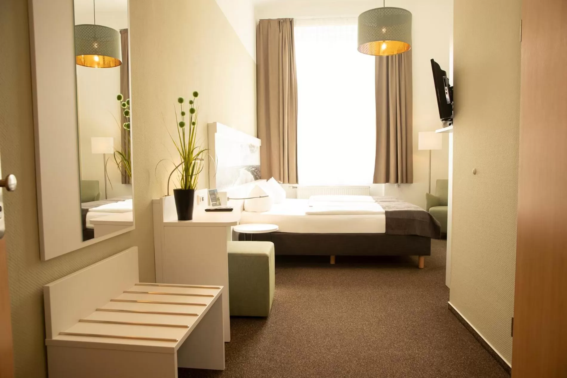 Photo of the whole room, Bed in Hotel am Schlosspark