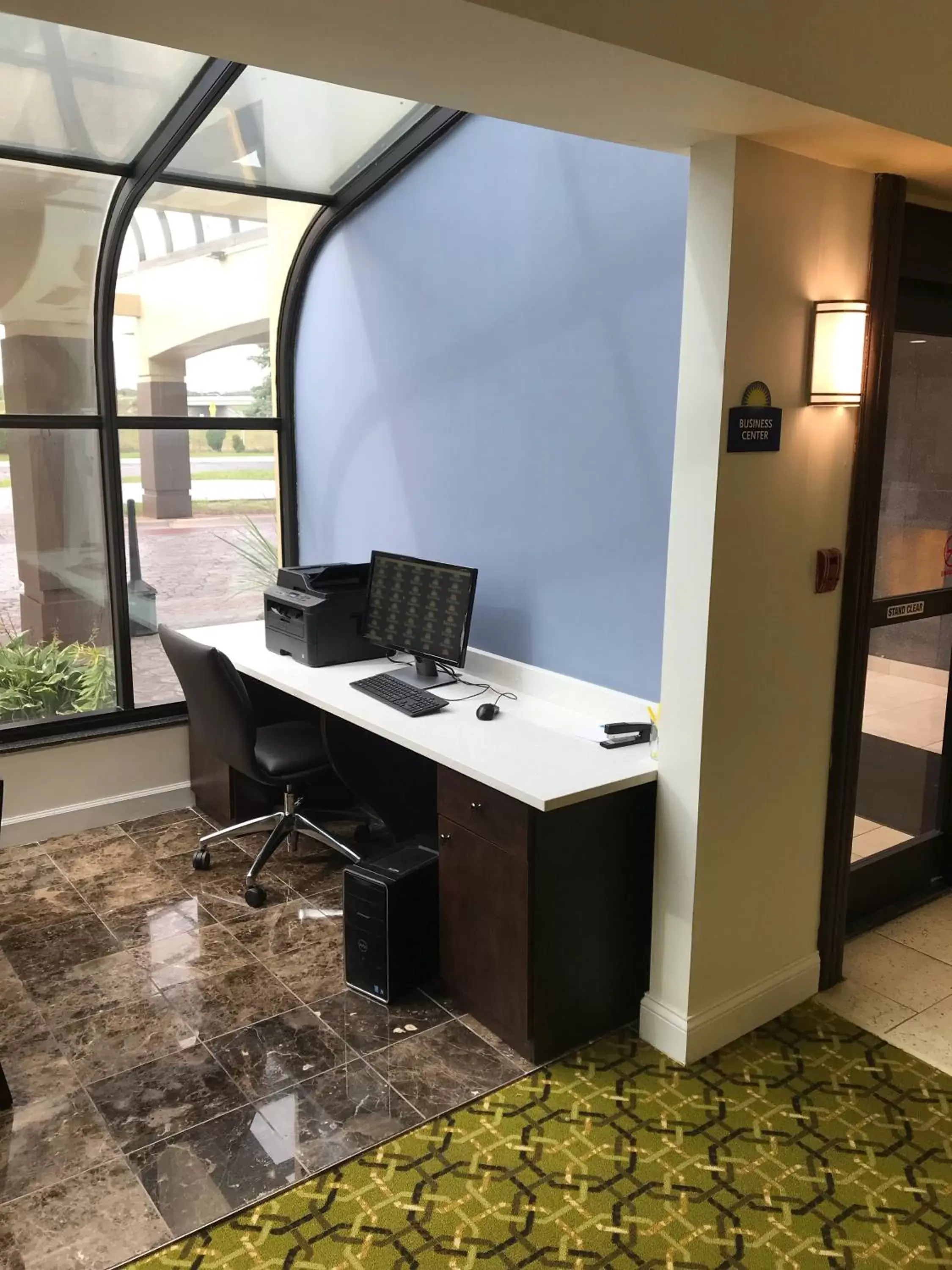 Lobby or reception in Days Inn & Suites by Wyndham Rochester Hills MI