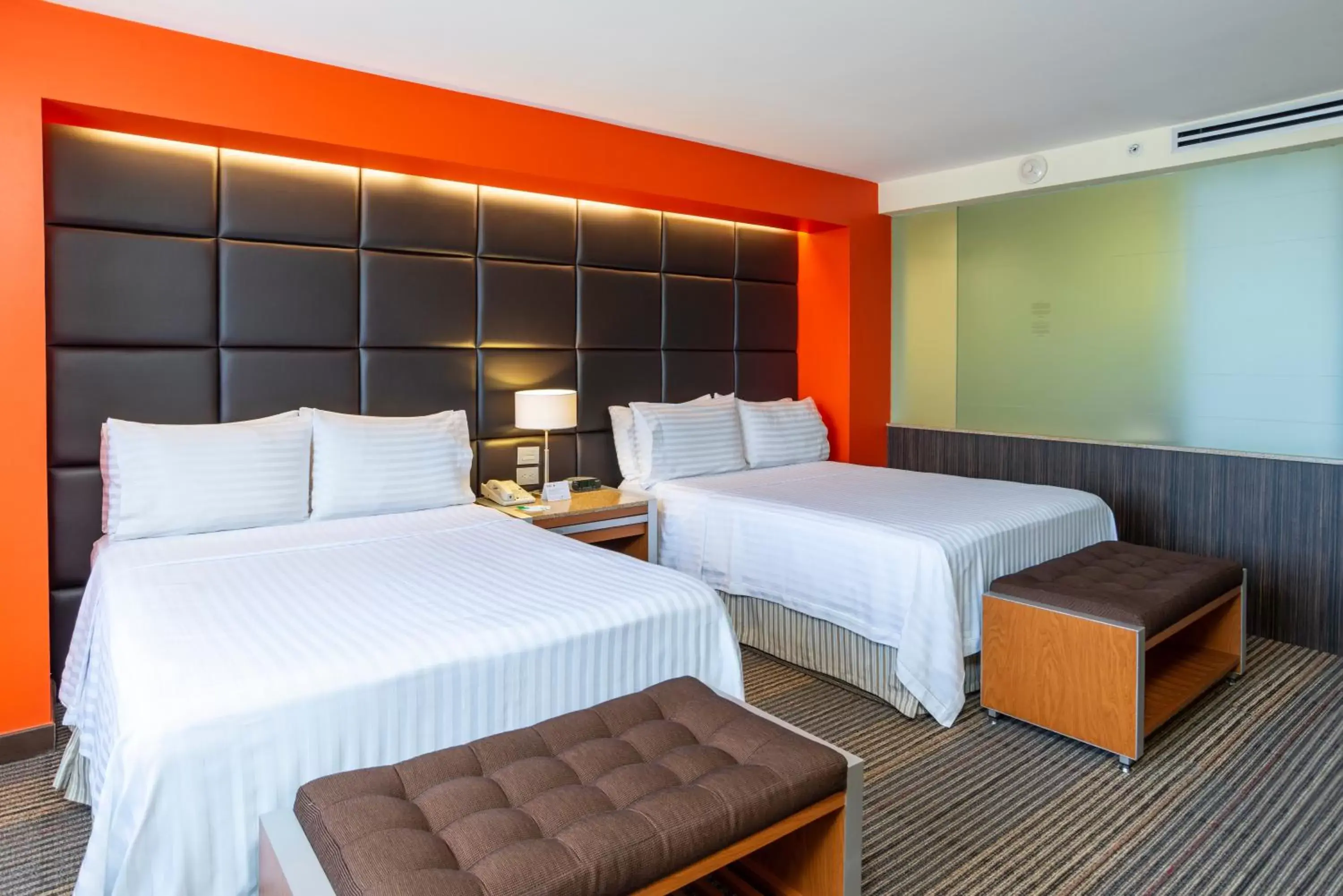 Bed in Holiday Inn Mexico City-Plaza Universidad, an IHG Hotel