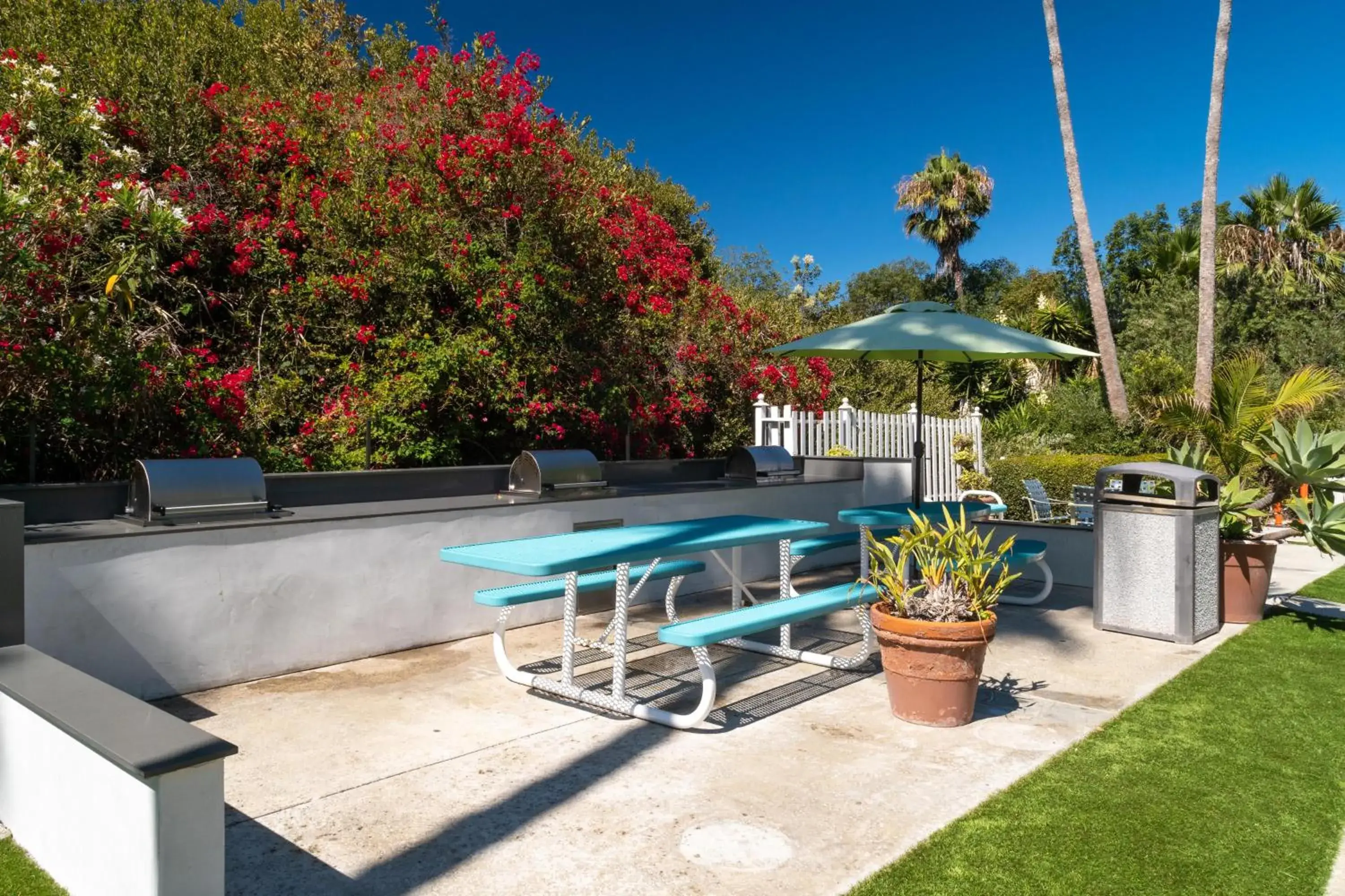 BBQ facilities, Swimming Pool in San Clemente Inn