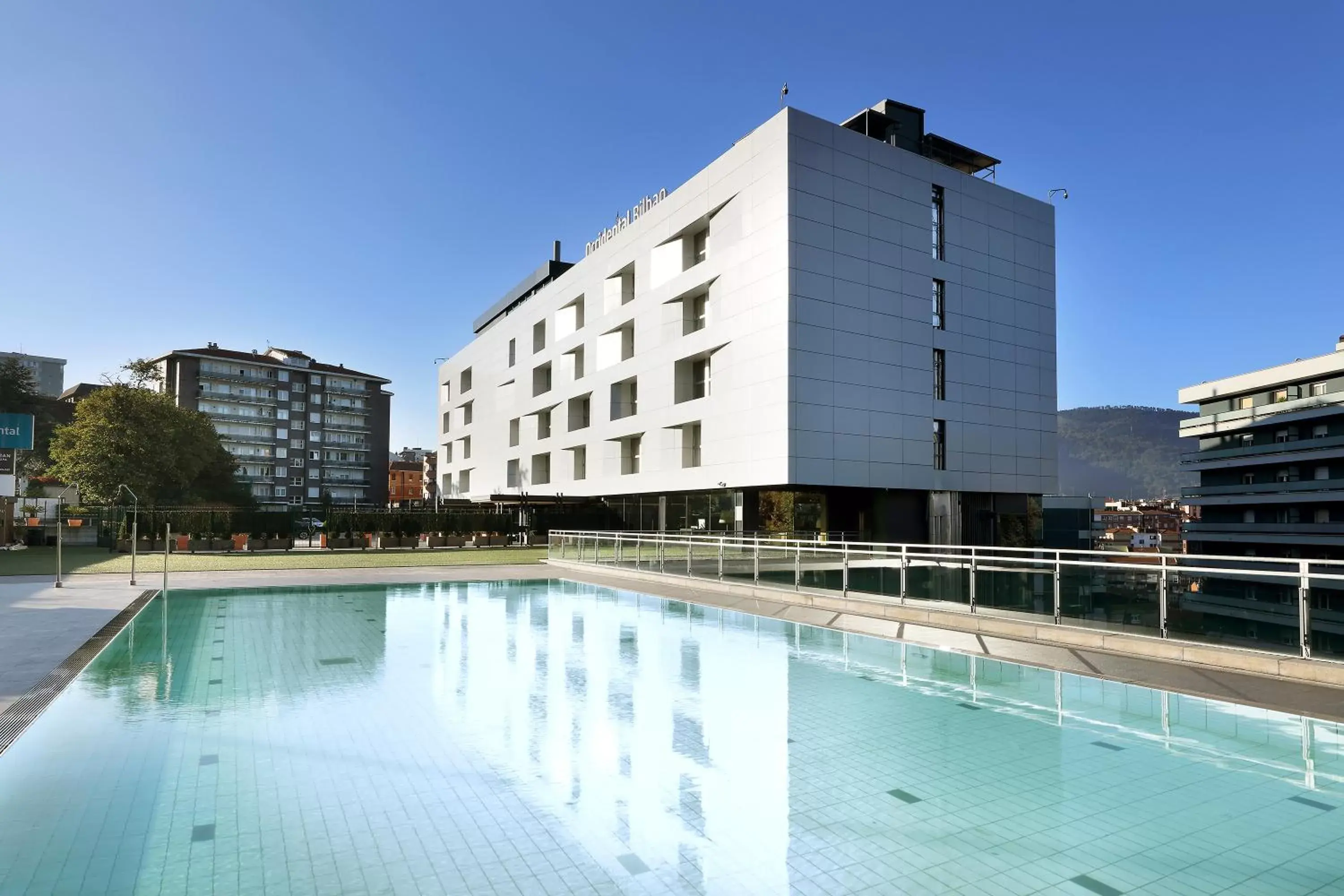 Facade/entrance, Swimming Pool in Occidental Bilbao