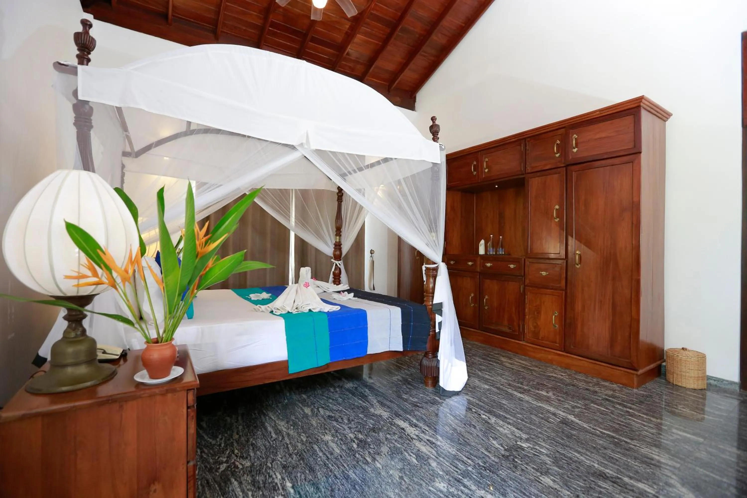 Deluxe Double or Twin Suite in Niyagama House