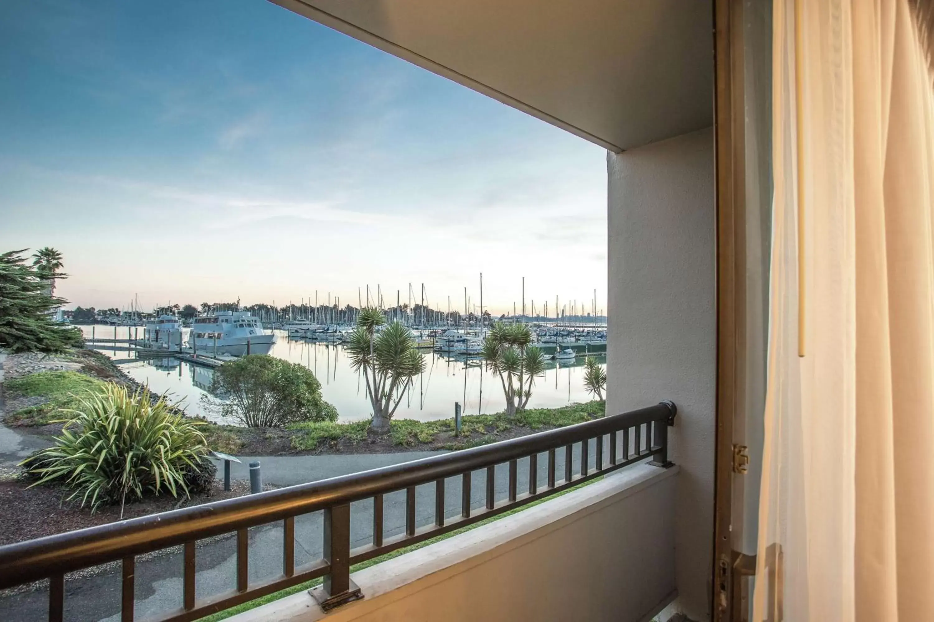 View (from property/room), Balcony/Terrace in DoubleTree by Hilton Hotel Berkeley Marina