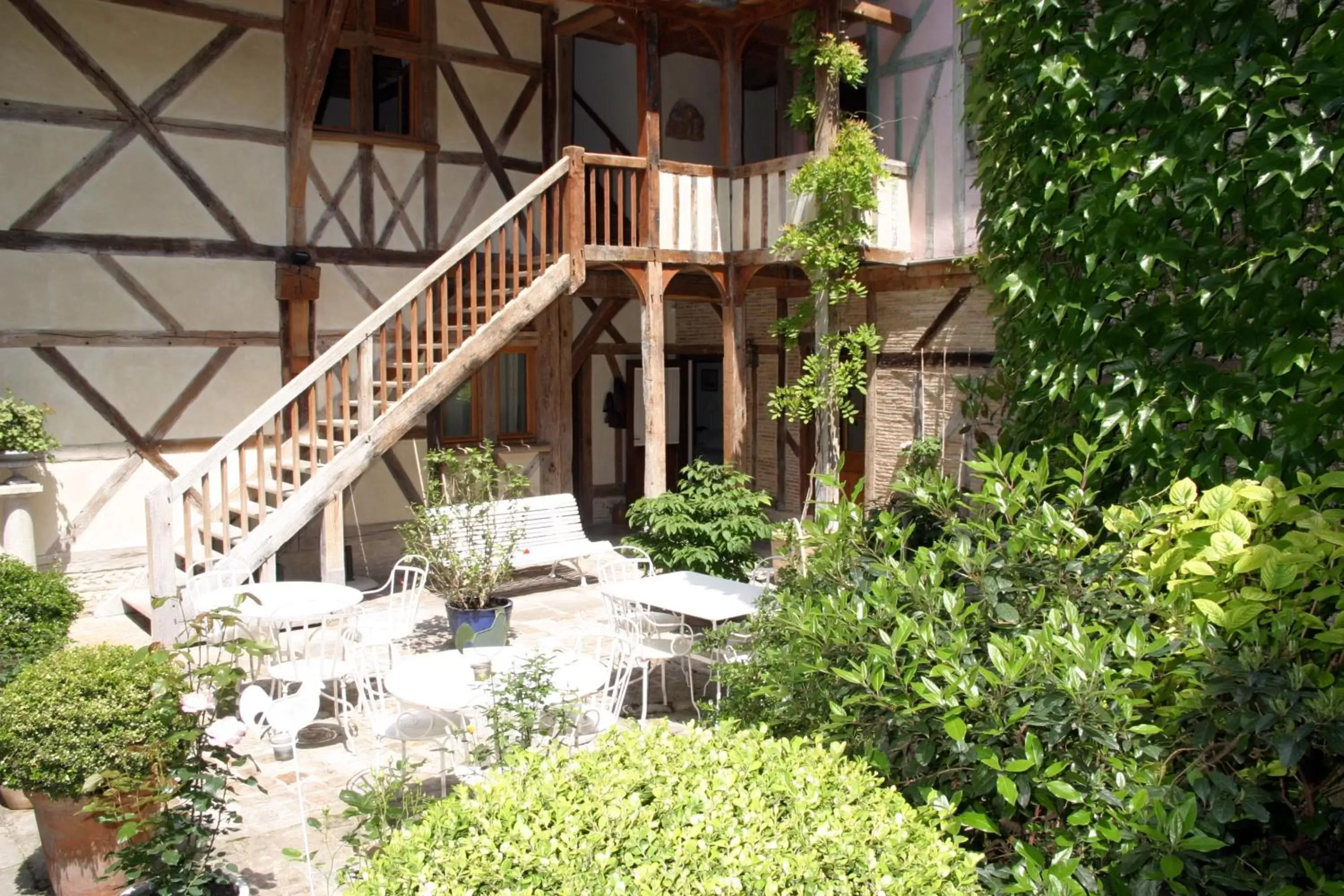 Balcony/Terrace, Property Building in Le Champ des Oiseaux & Spa