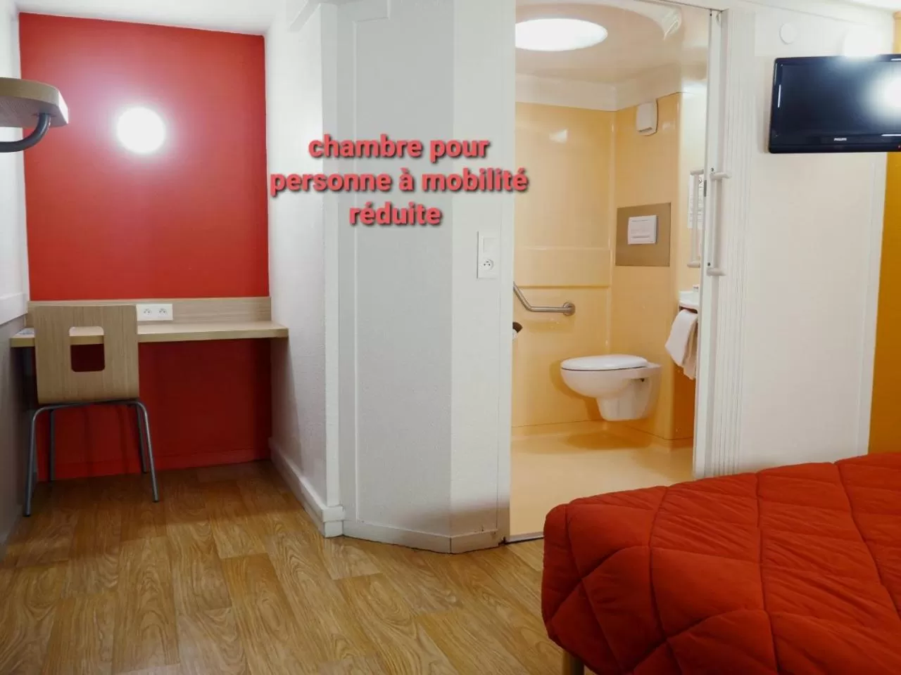 Bedroom in Premiere Classe Saumur