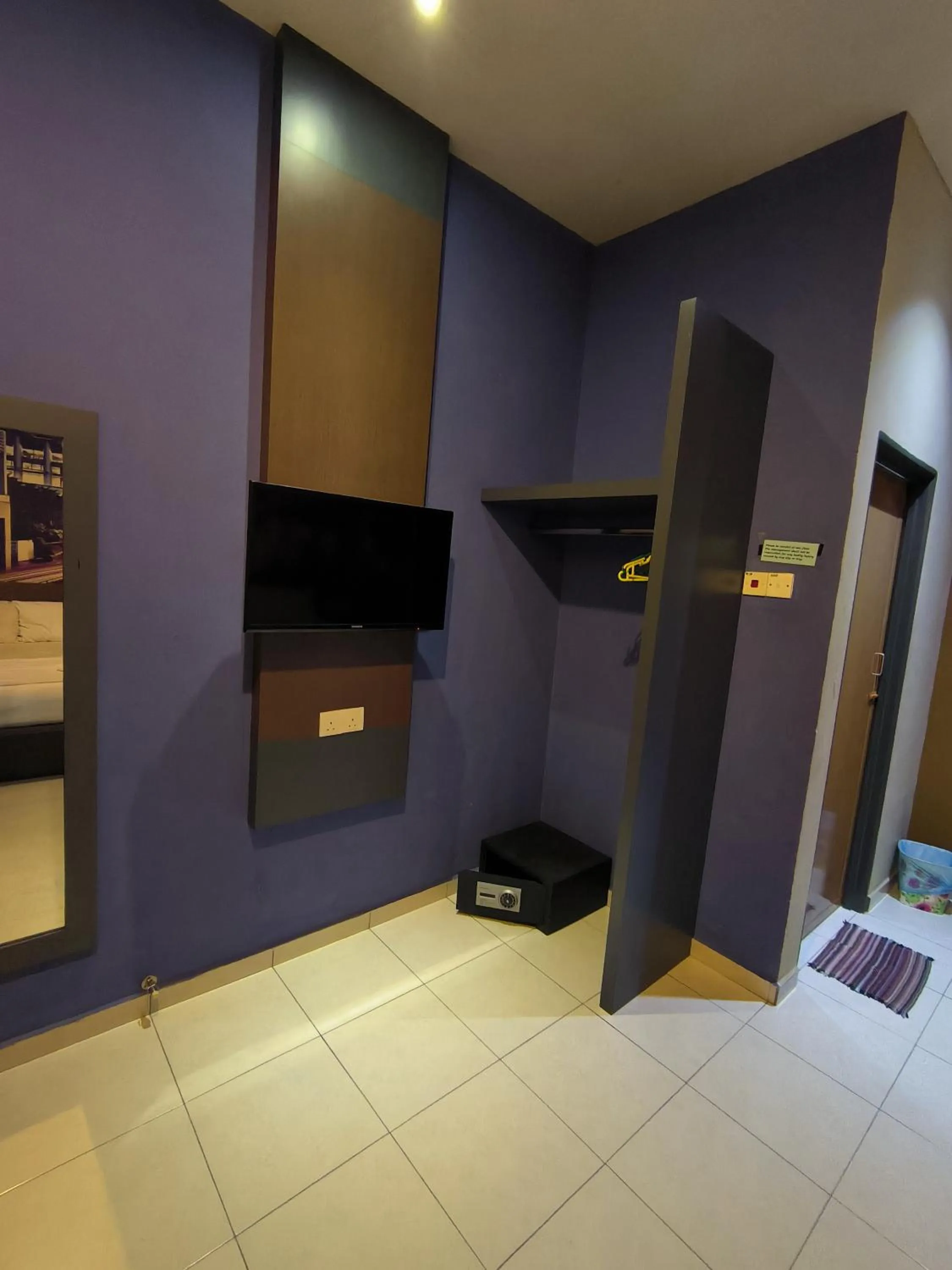 TV and multimedia in GOLDEN GUEST HOUSE KUANTAN