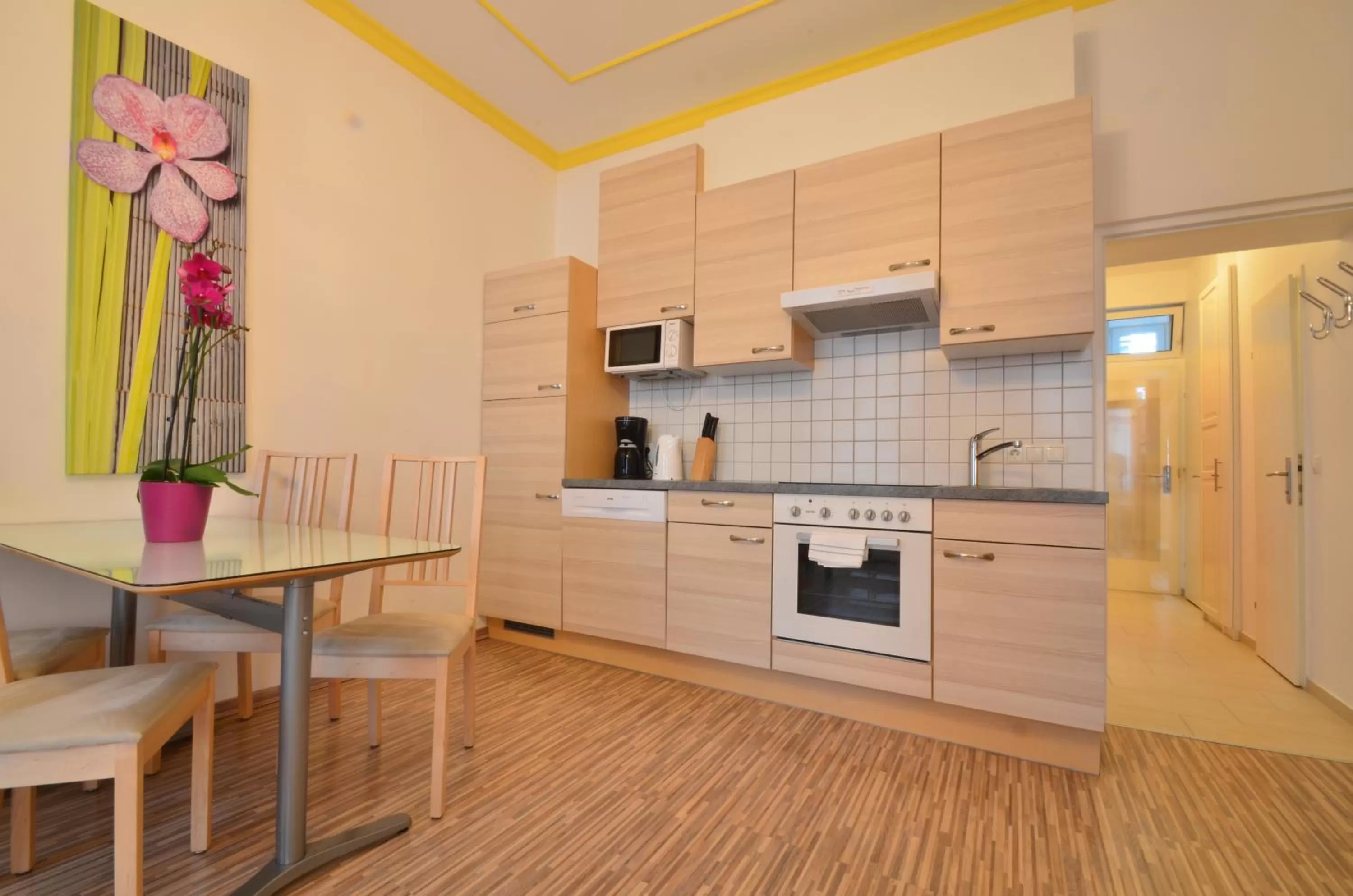 Kitchen or kitchenette in AJO Apartments - Messe City Flat - Self-Check-in