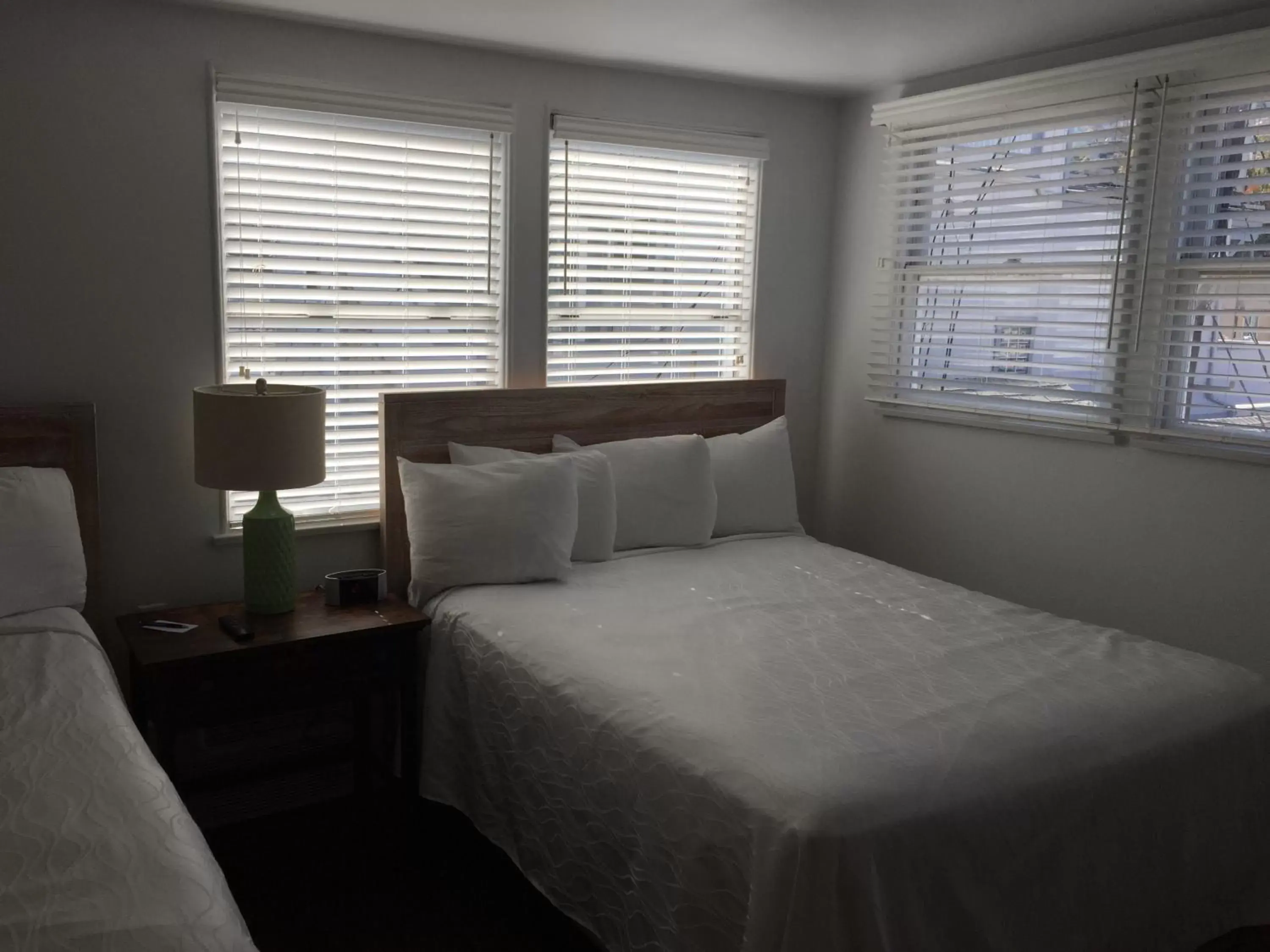 Bedroom, Bed in Catalina Island Seacrest Inn