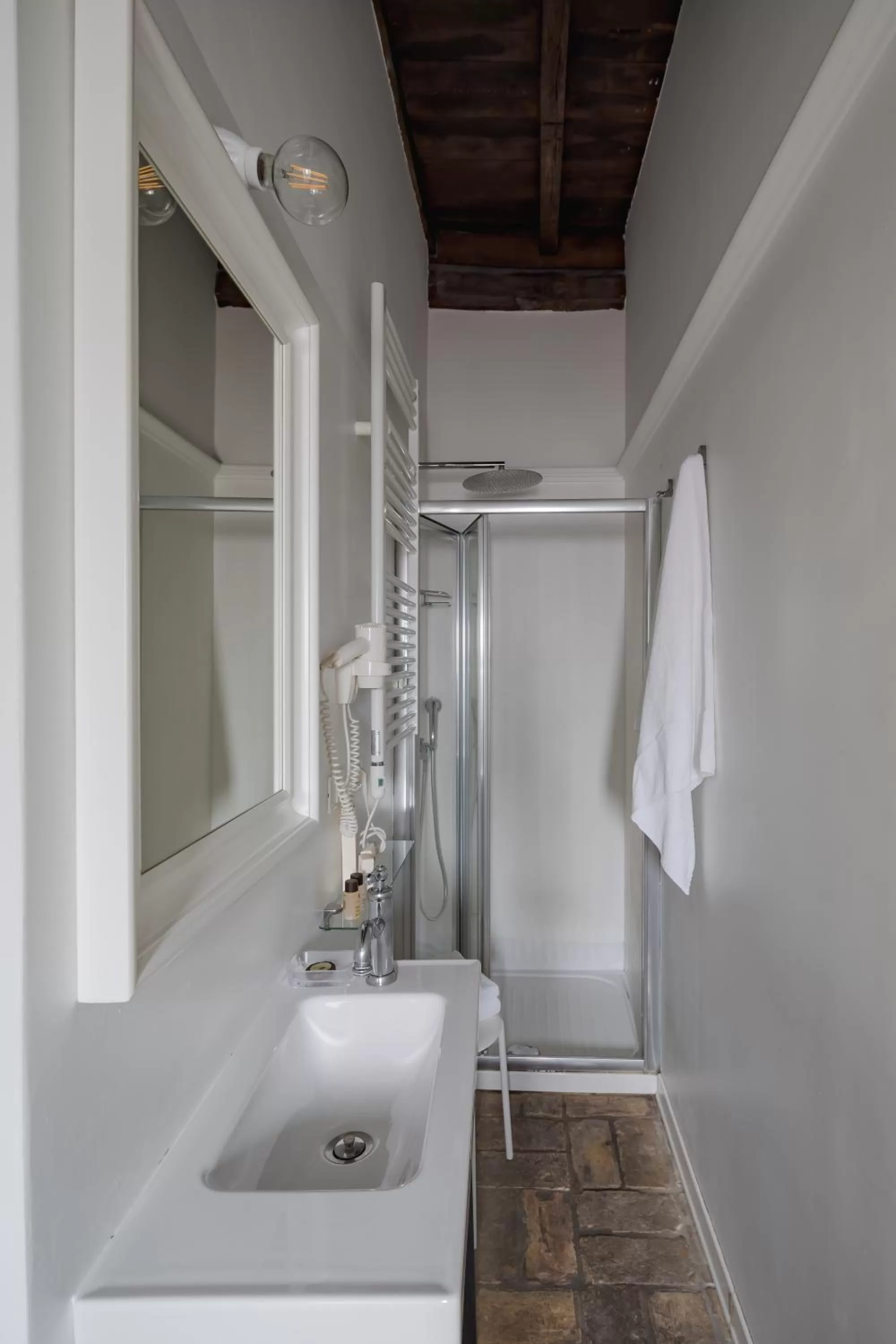 Shower in Palazzo Lupardi Relais