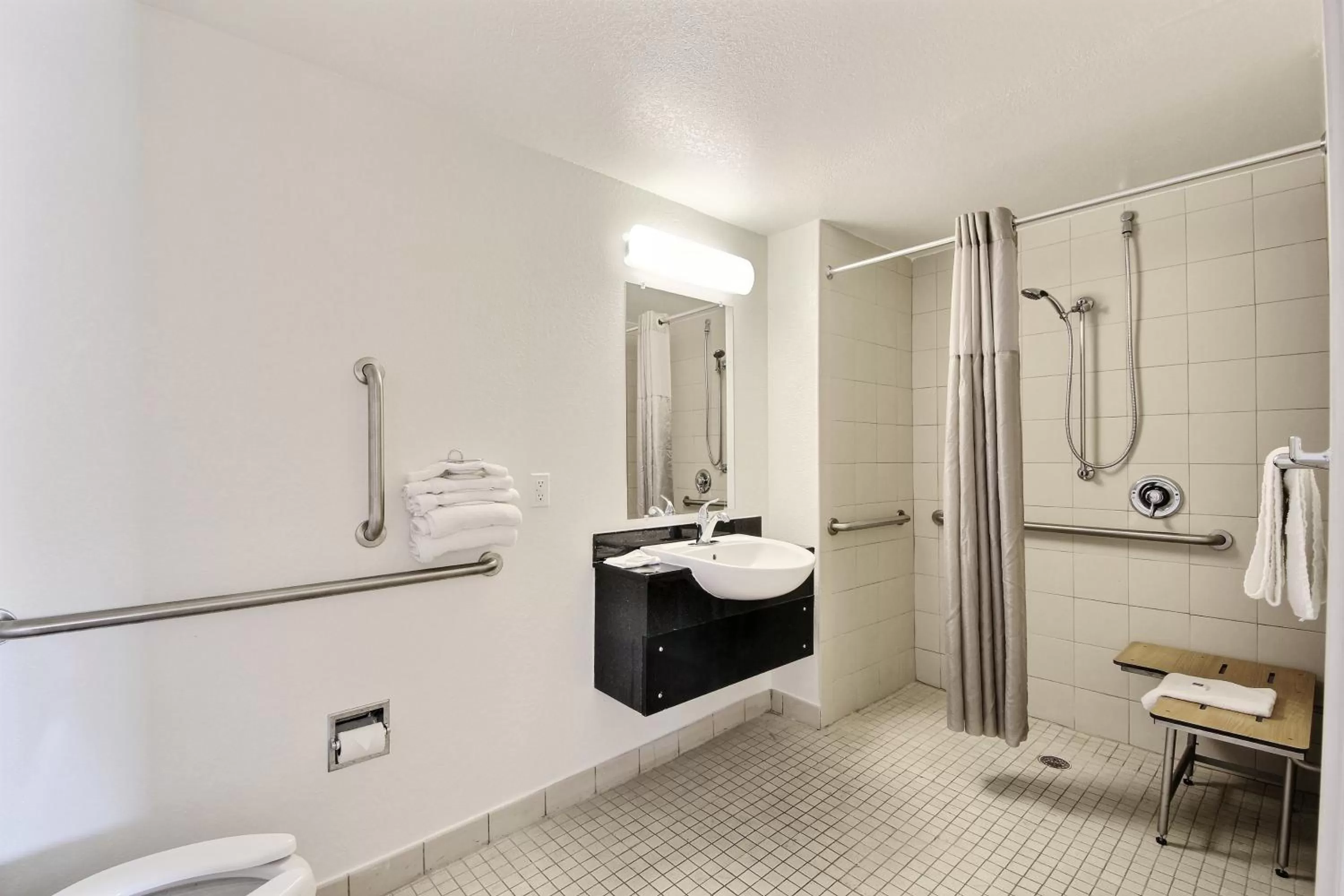 Bathroom in Motel 6-Laredo, TX - North I-35