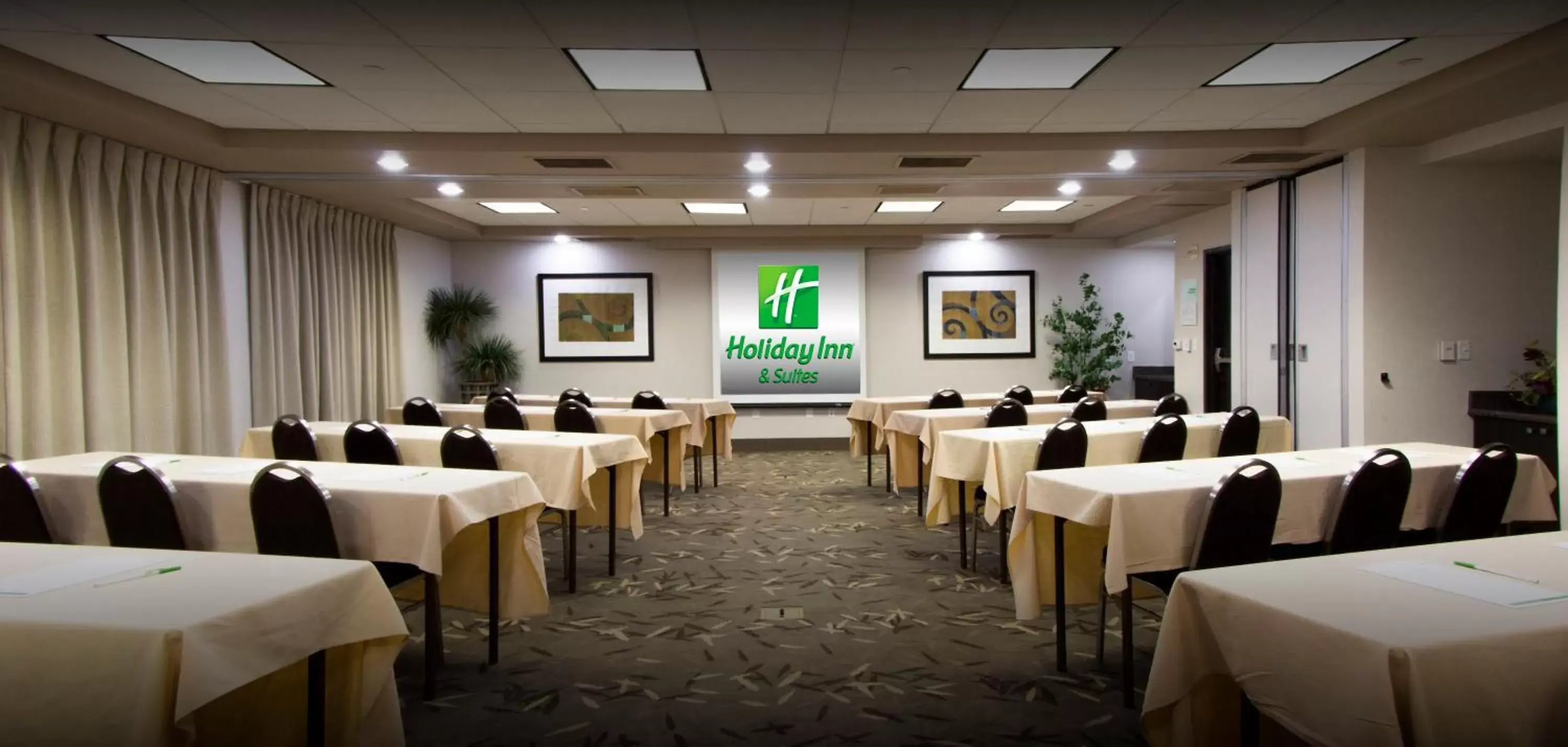 Meeting/conference room in Holiday Inn Scottsdale North- Airpark, an IHG Hotel