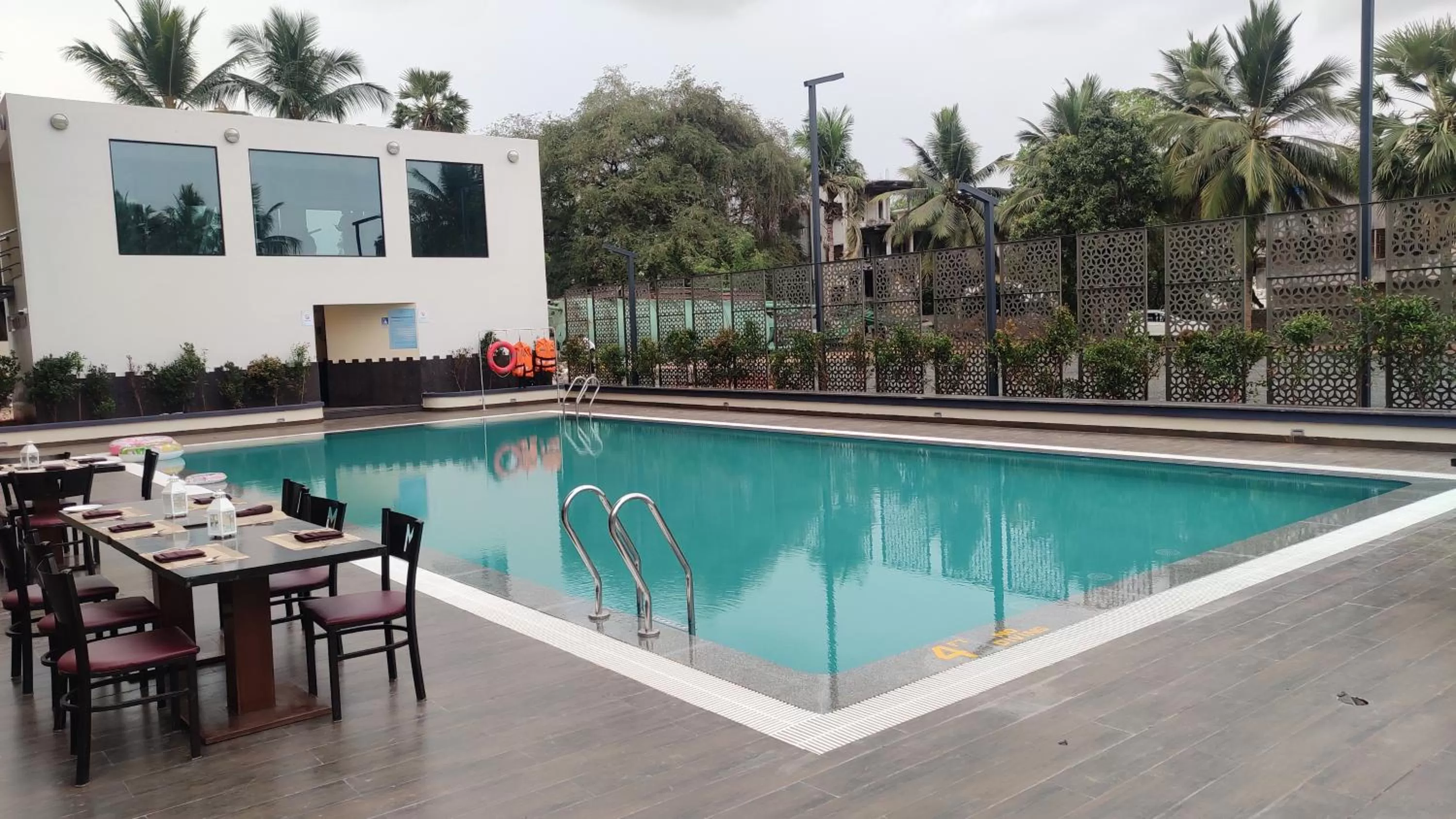 Swimming pool in Manjeera Premiere