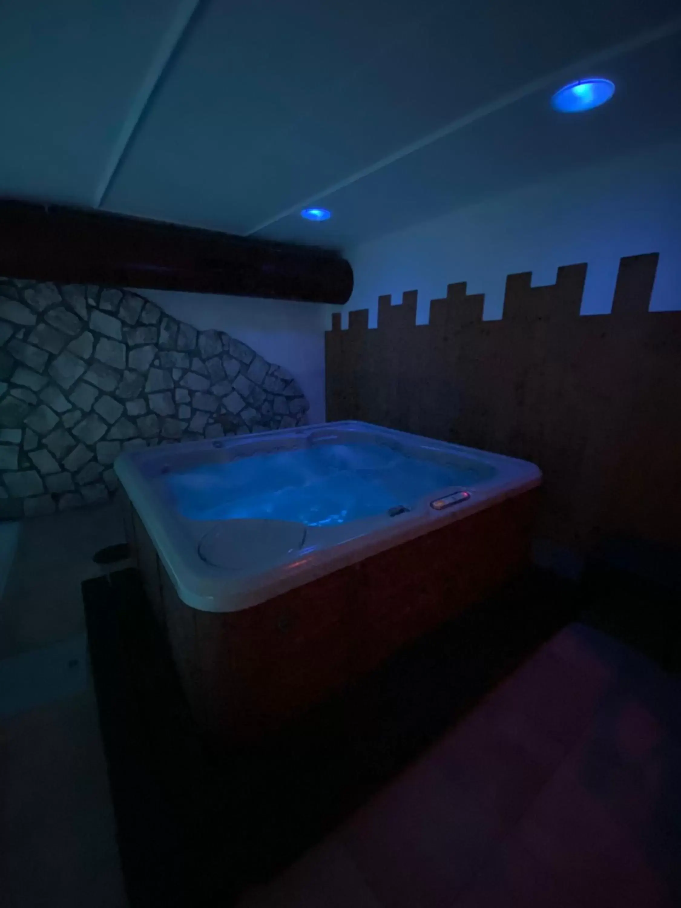 Hot Tub in Folgaria Post Hotel