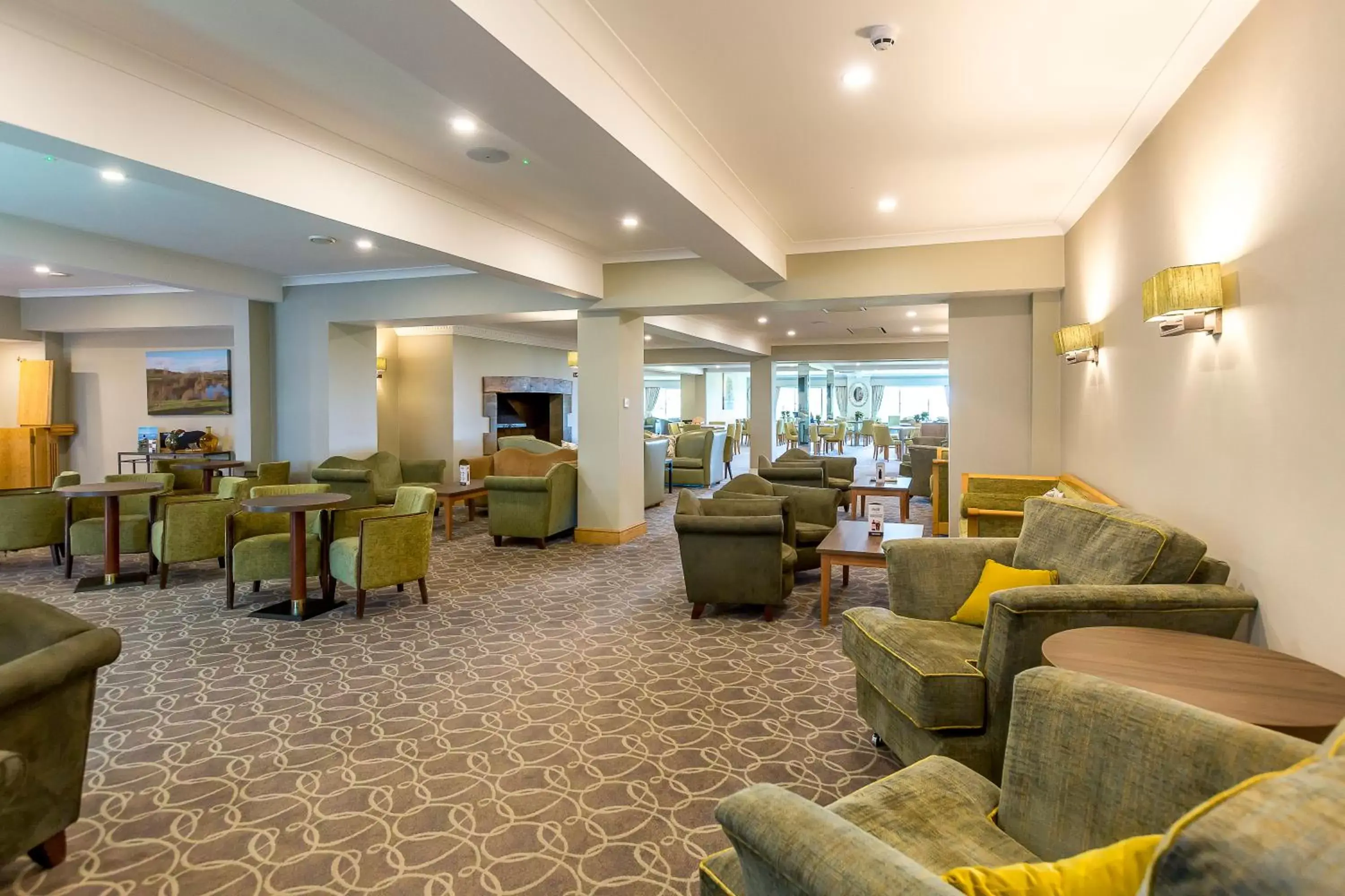 Restaurant/places to eat in Hellidon Lakes Hotel
