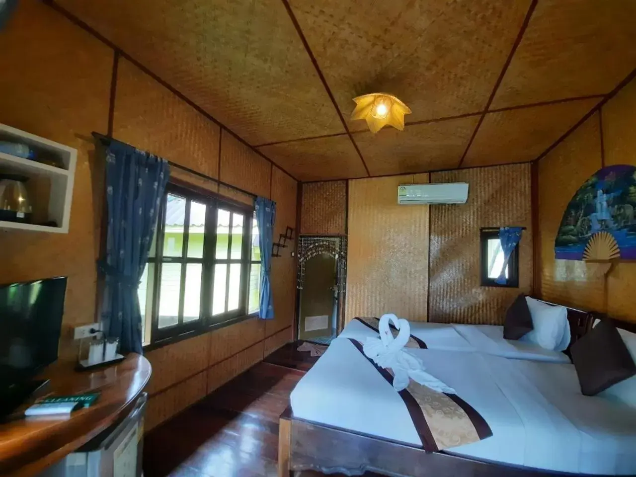 Photo of the whole room, Bed in Koh Chang Bailan Beach Resort