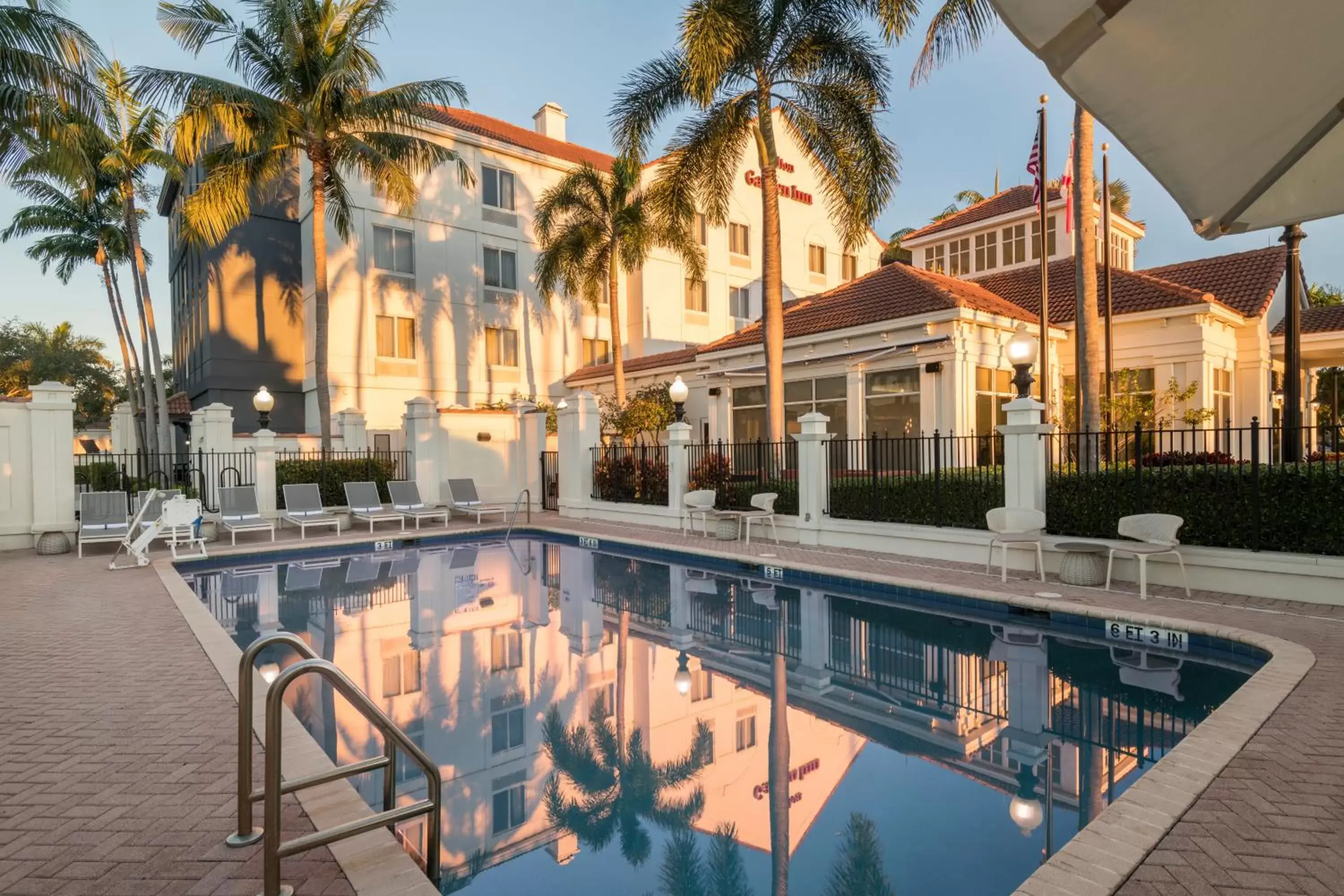 Swimming Pool in Hilton Garden Inn Boca Raton