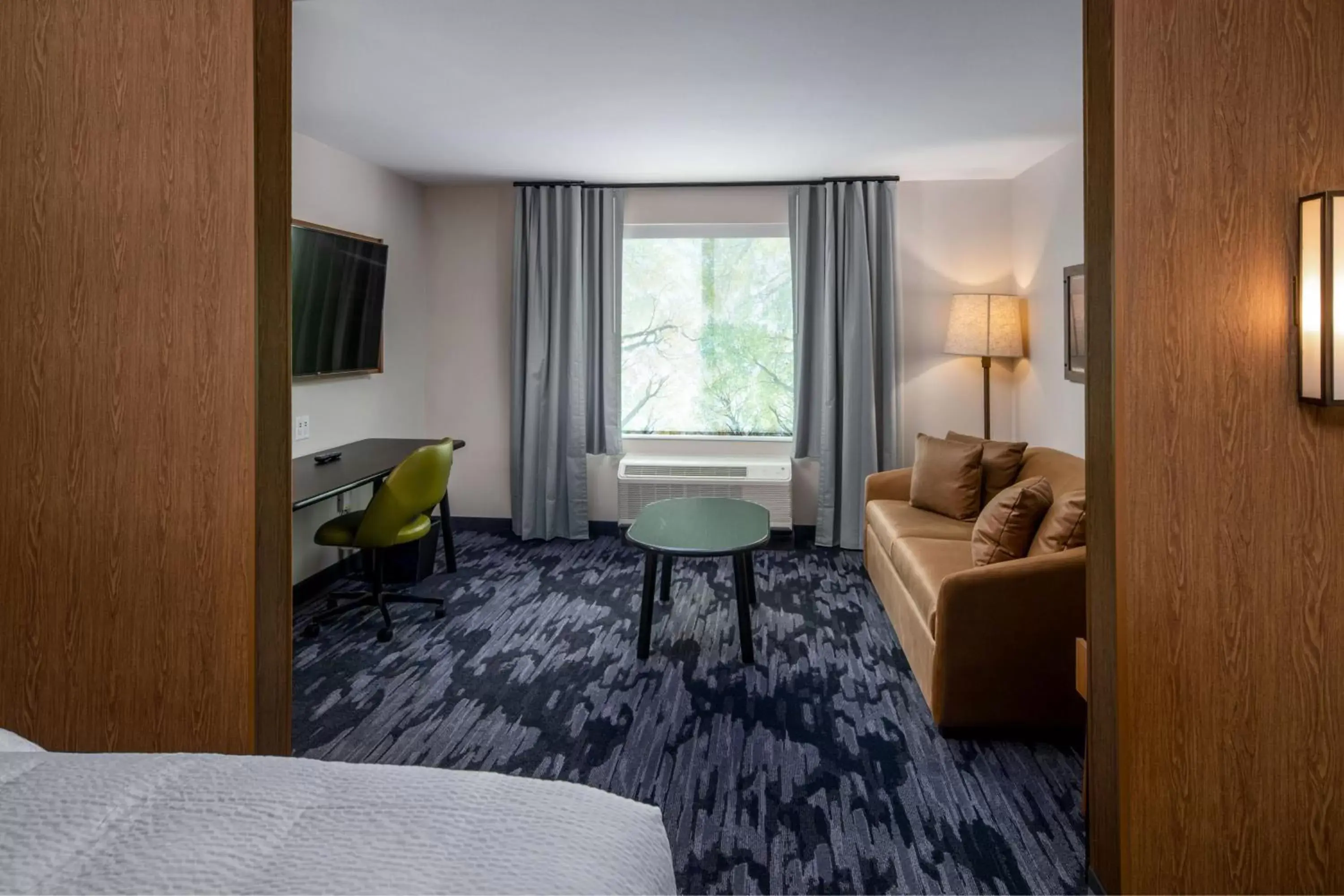 Bedroom, Seating Area in Fairfield Inn & Suites by Marriott Little Rock Airport
