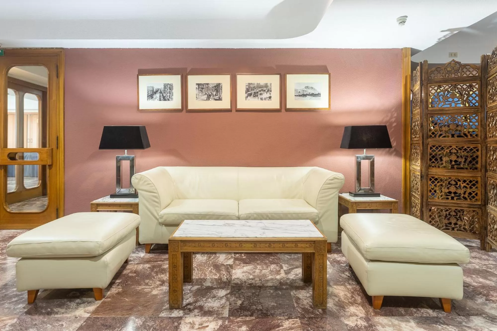 Living room in Hotel Leuka