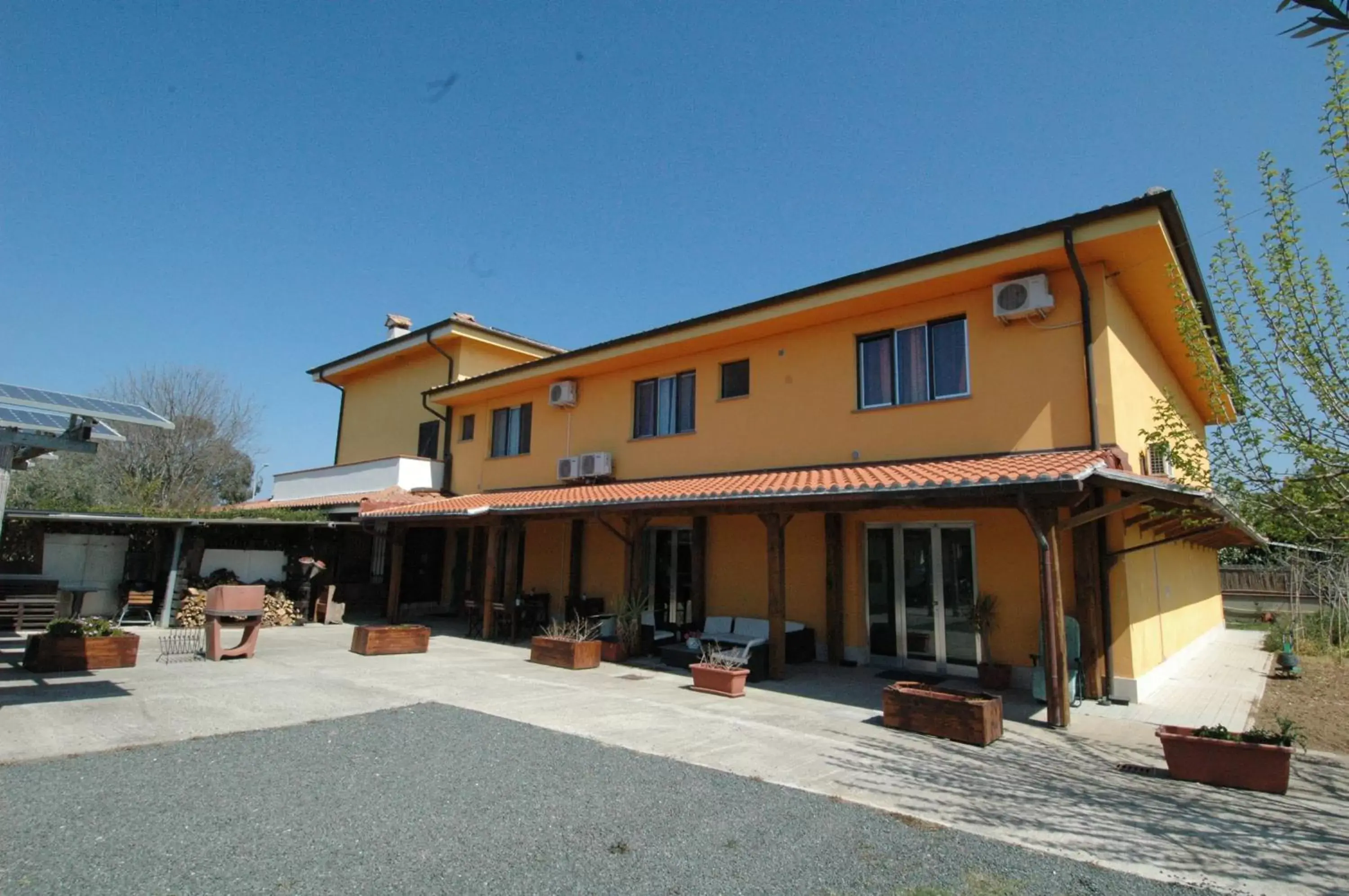 BBQ facilities, Property Building in Albergo Luisss