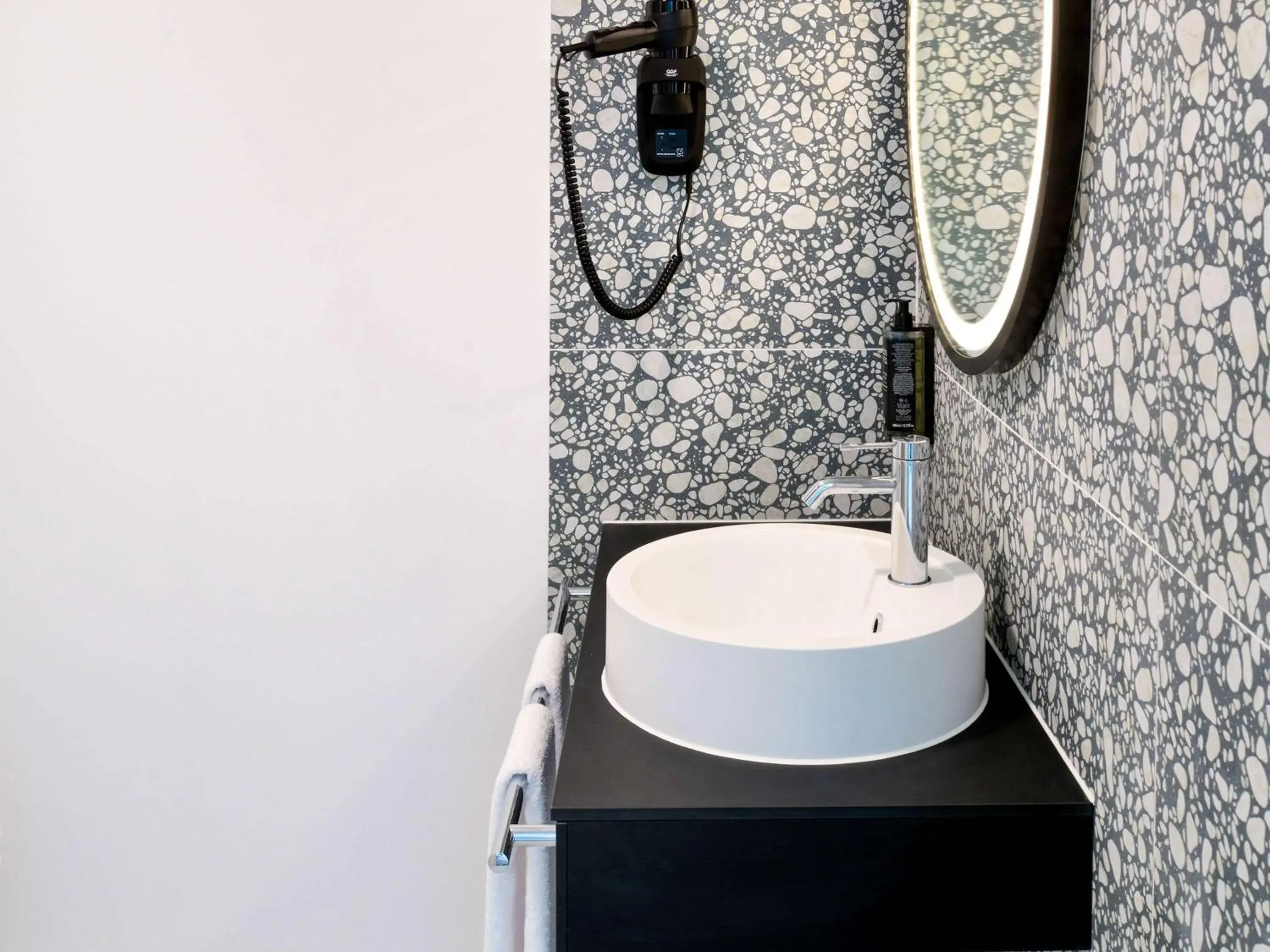Bathroom in ibis Styles Bredene Bathroom in ibis Styles Bredene