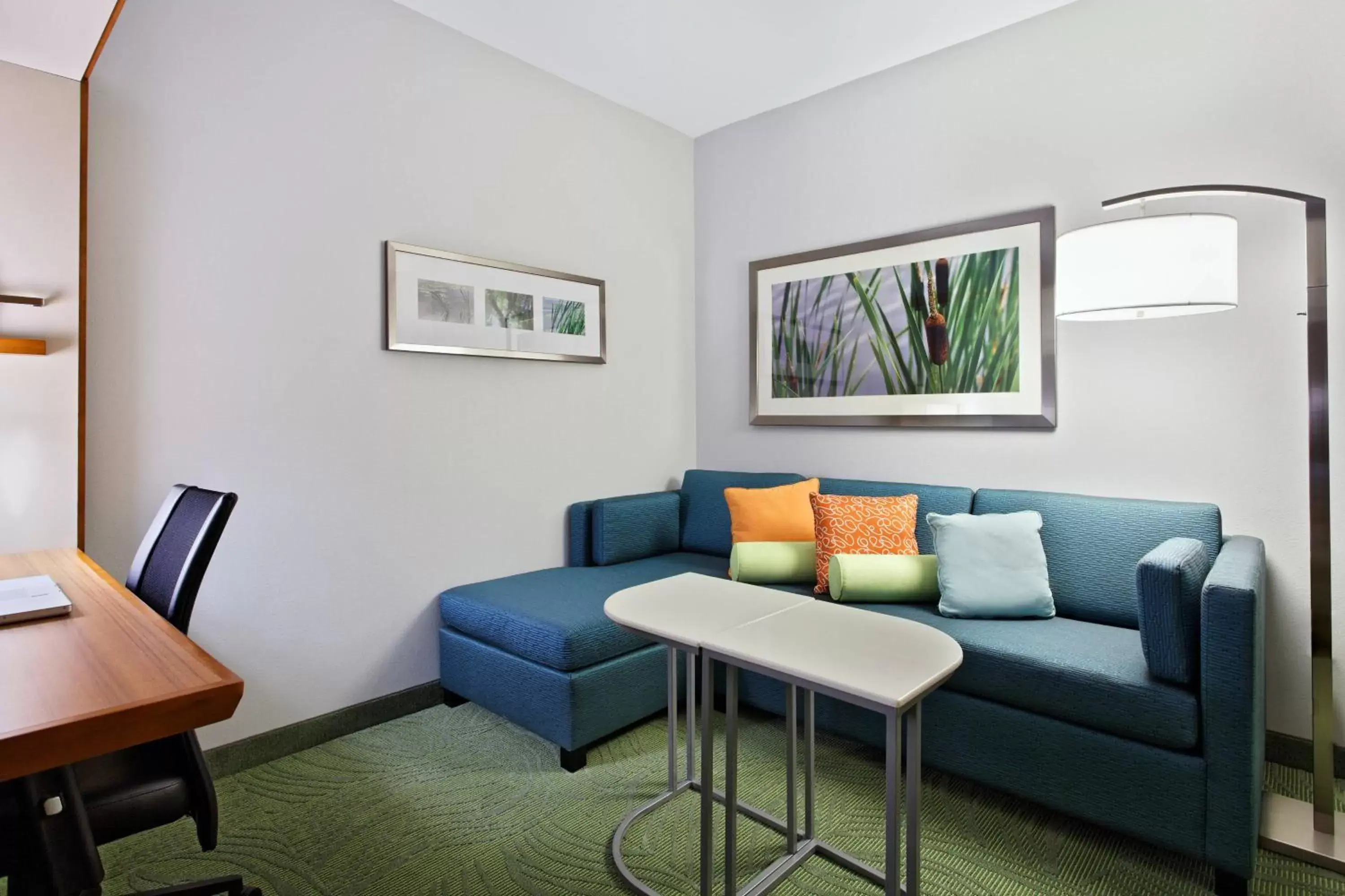 Living room, Seating Area in SpringHill Suites by Marriott Pensacola