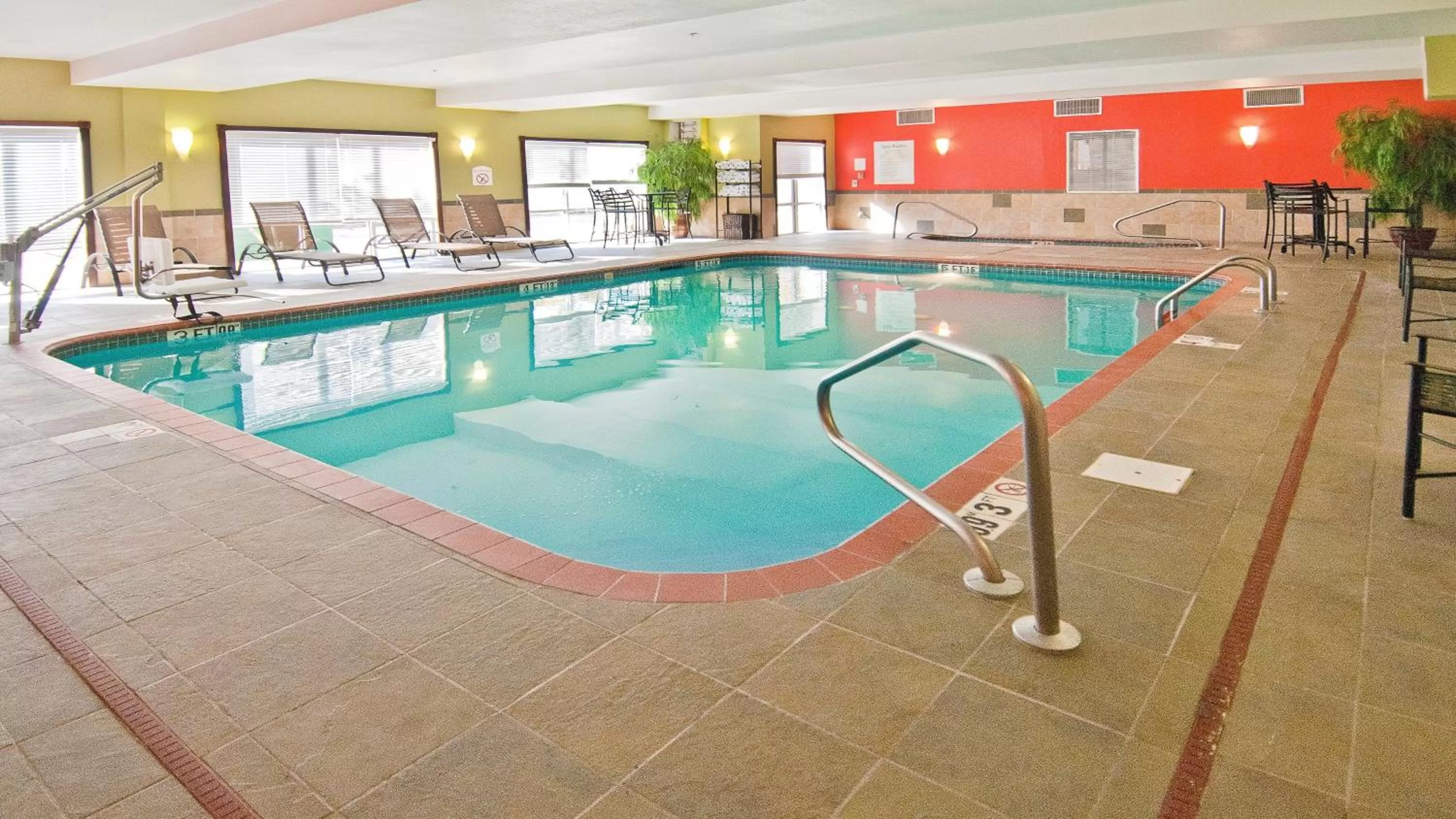 Swimming pool in Holiday Inn Hotel & Suites Slidell by IHG