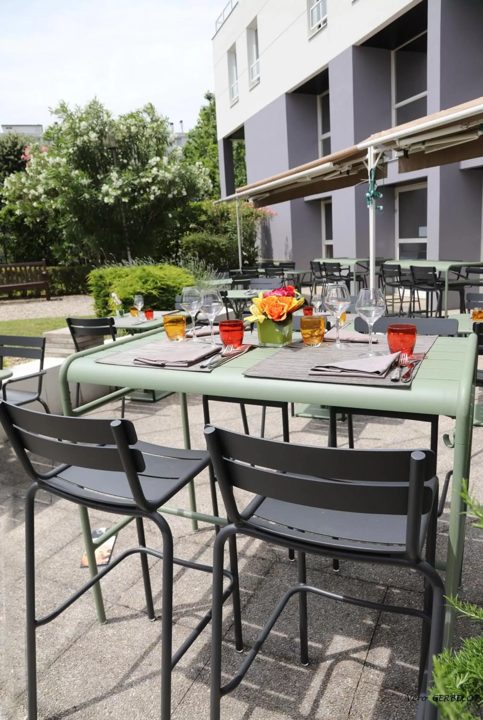 Patio in Hotel Mercure Grenoble Centre Président