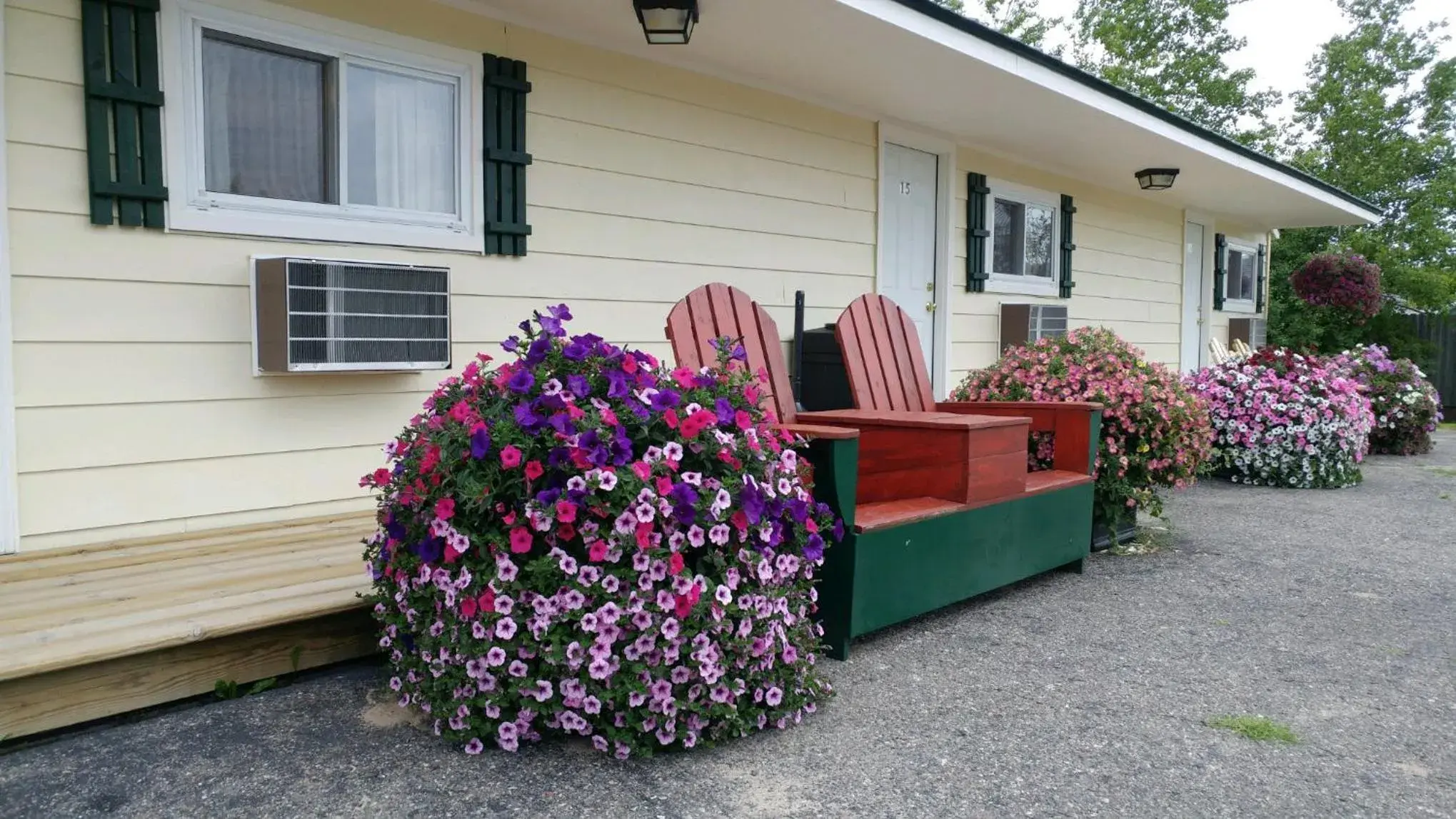 Property Building in Sunset Motel of St. Ignace