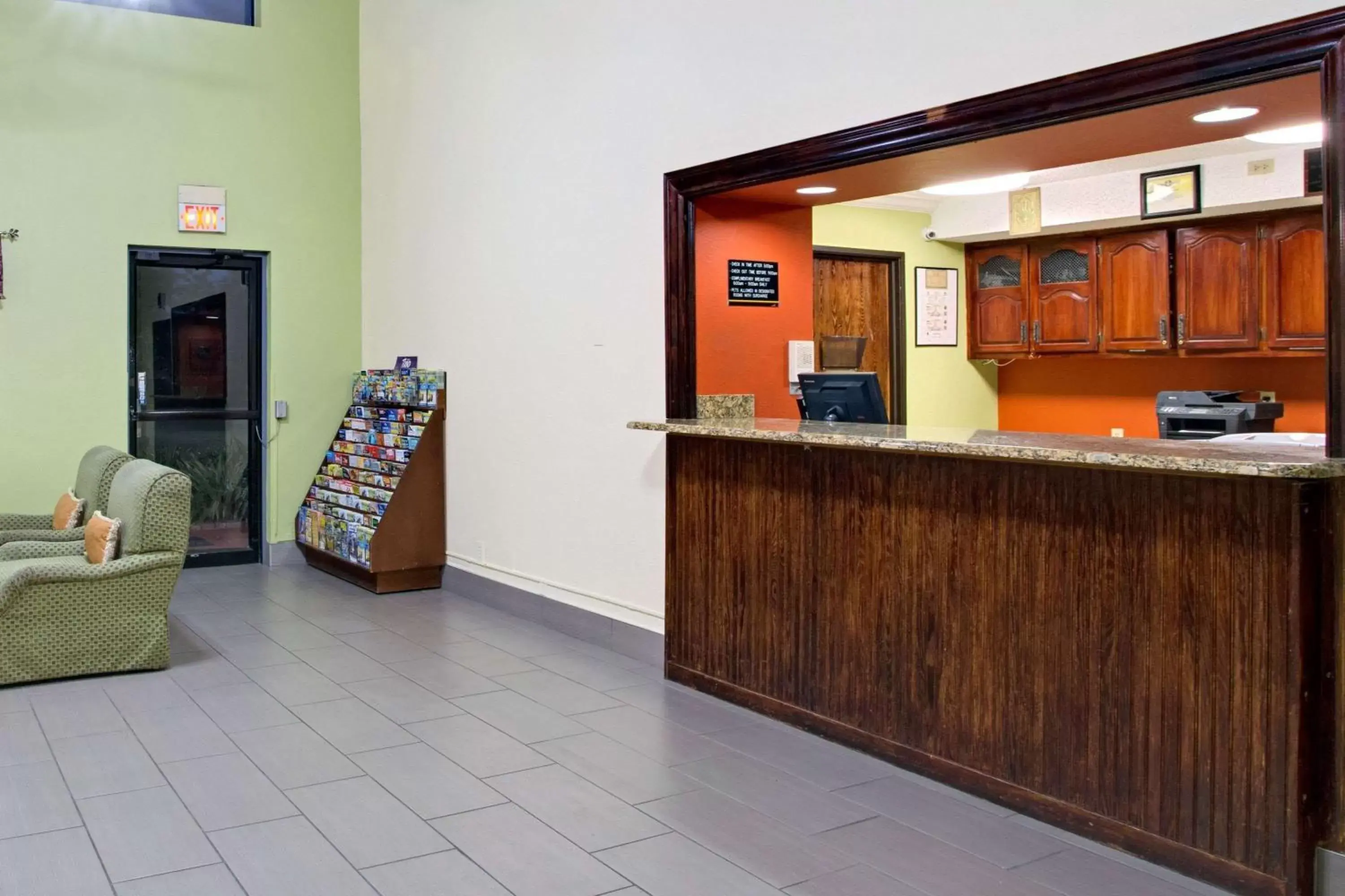 Lobby or reception, Lobby/Reception in Super 8 by Wyndham Clearwater/St. Petersburg Airport