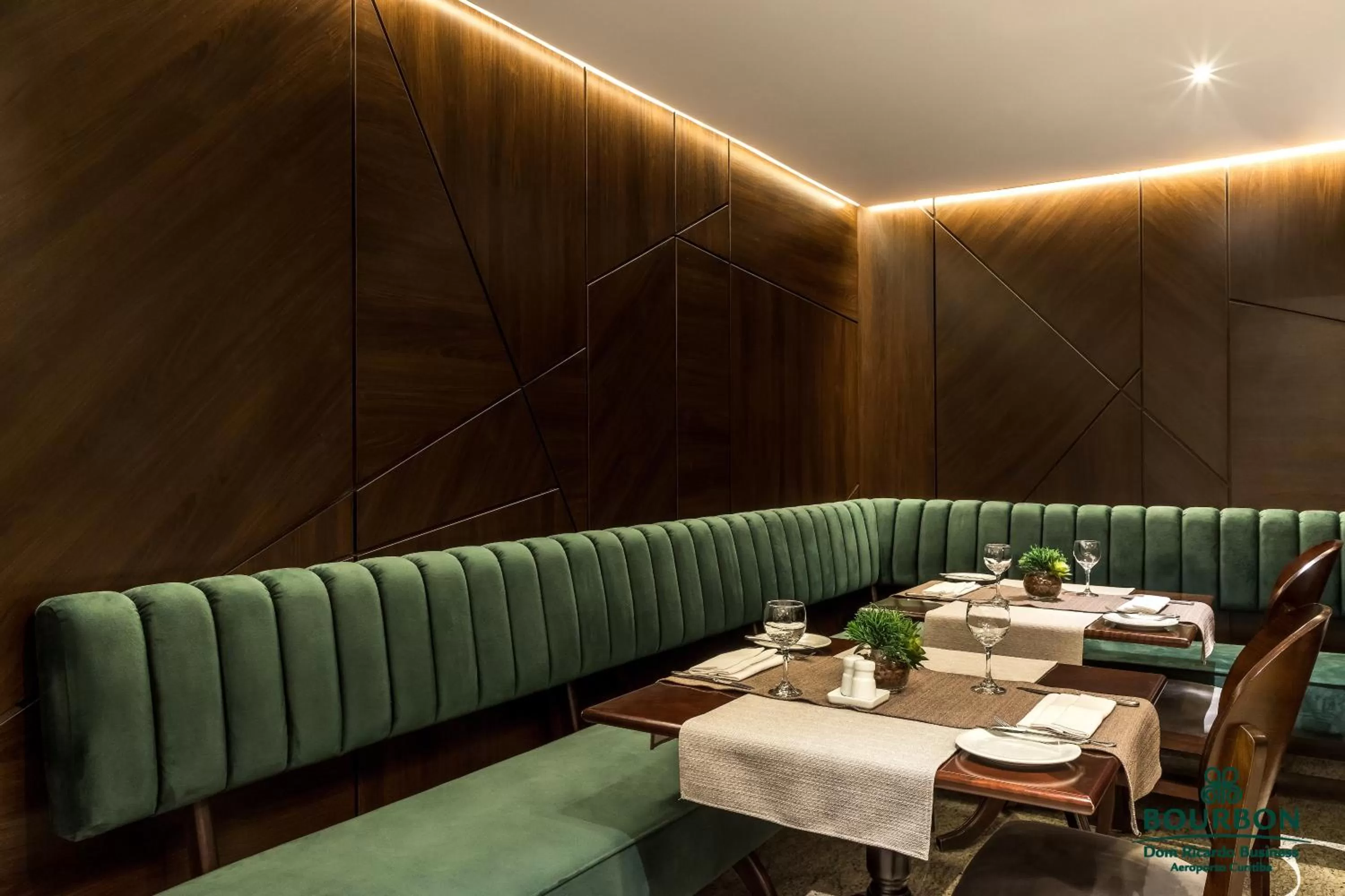 Restaurant/places to eat in Bourbon Dom Ricardo Aeroporto Curitiba Business Hotel