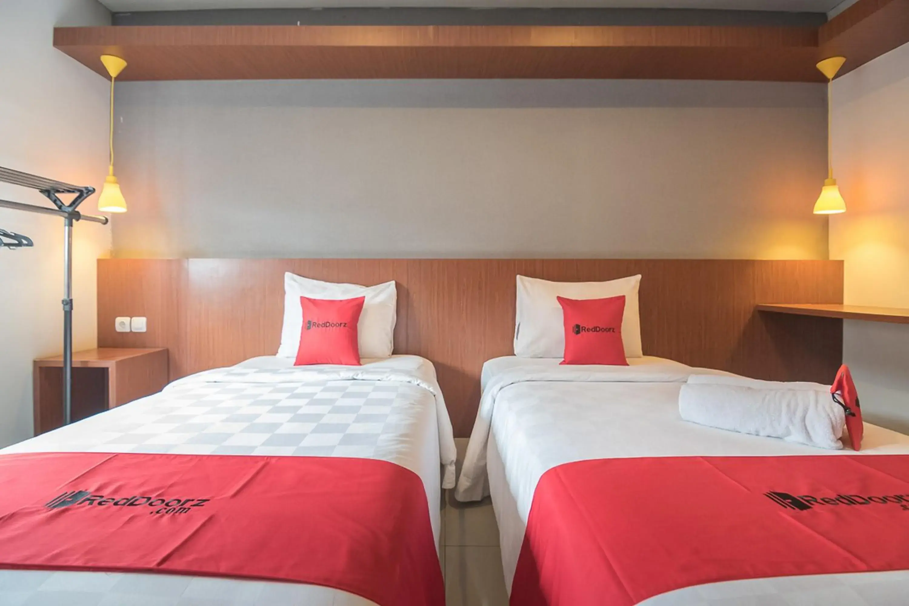 Bedroom, Bed in RedDoorz Plus @ Dago Pojok 3 Bedroom, Bed in RedDoorz Plus @ Dago Pojok 3