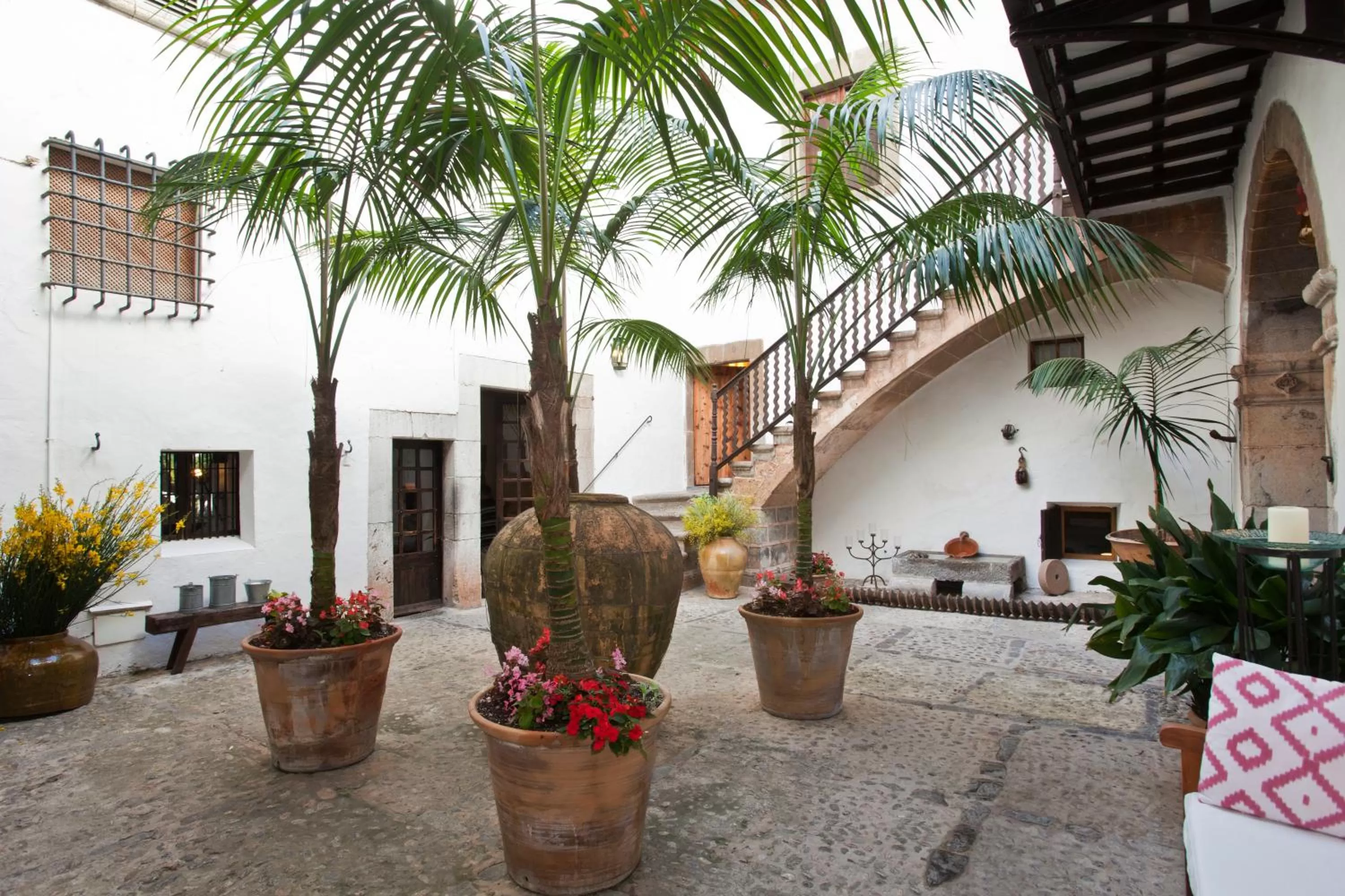 Facade/entrance in Hotel Es Port