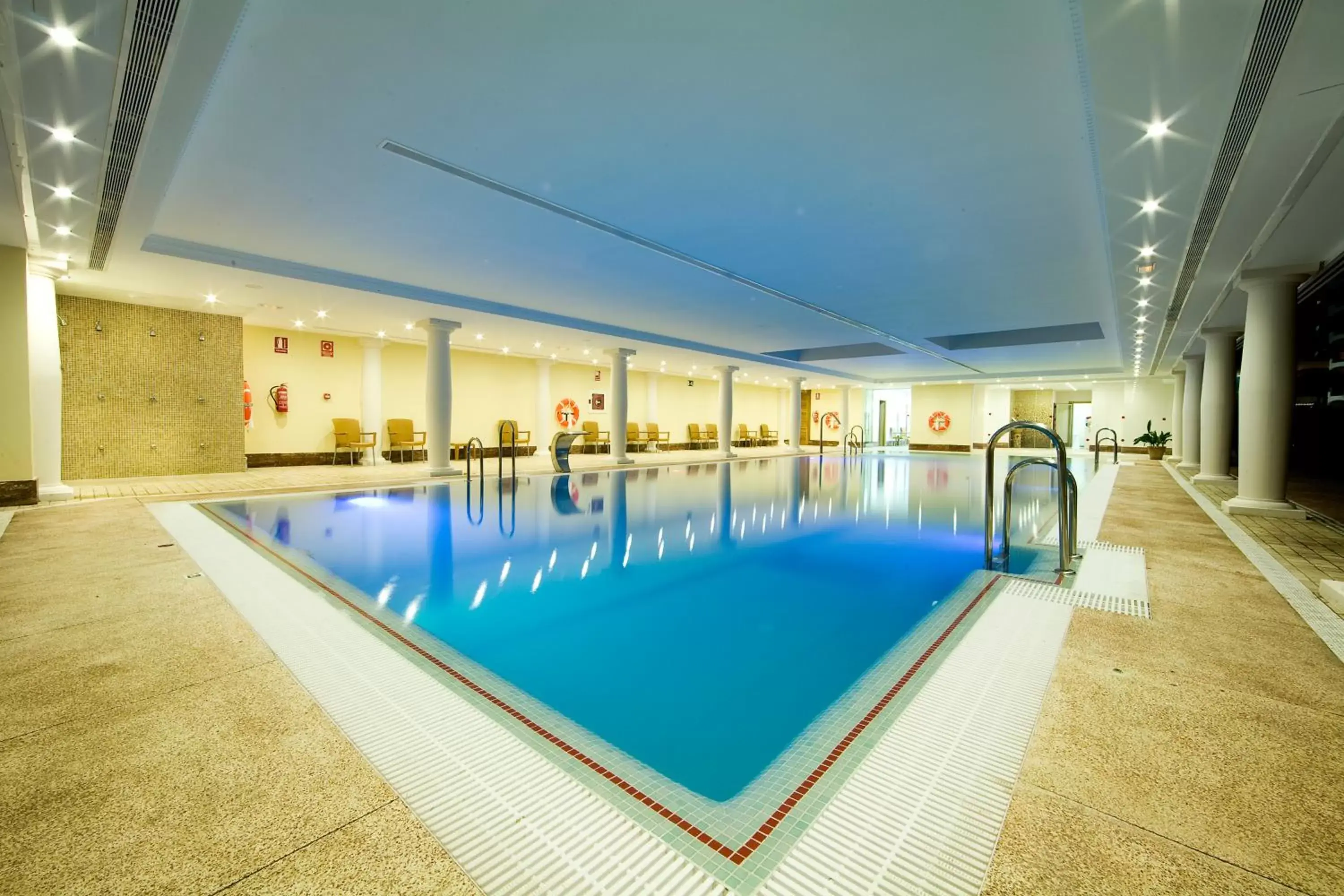 Swimming Pool in Hotel Monarque Fuengirola Park