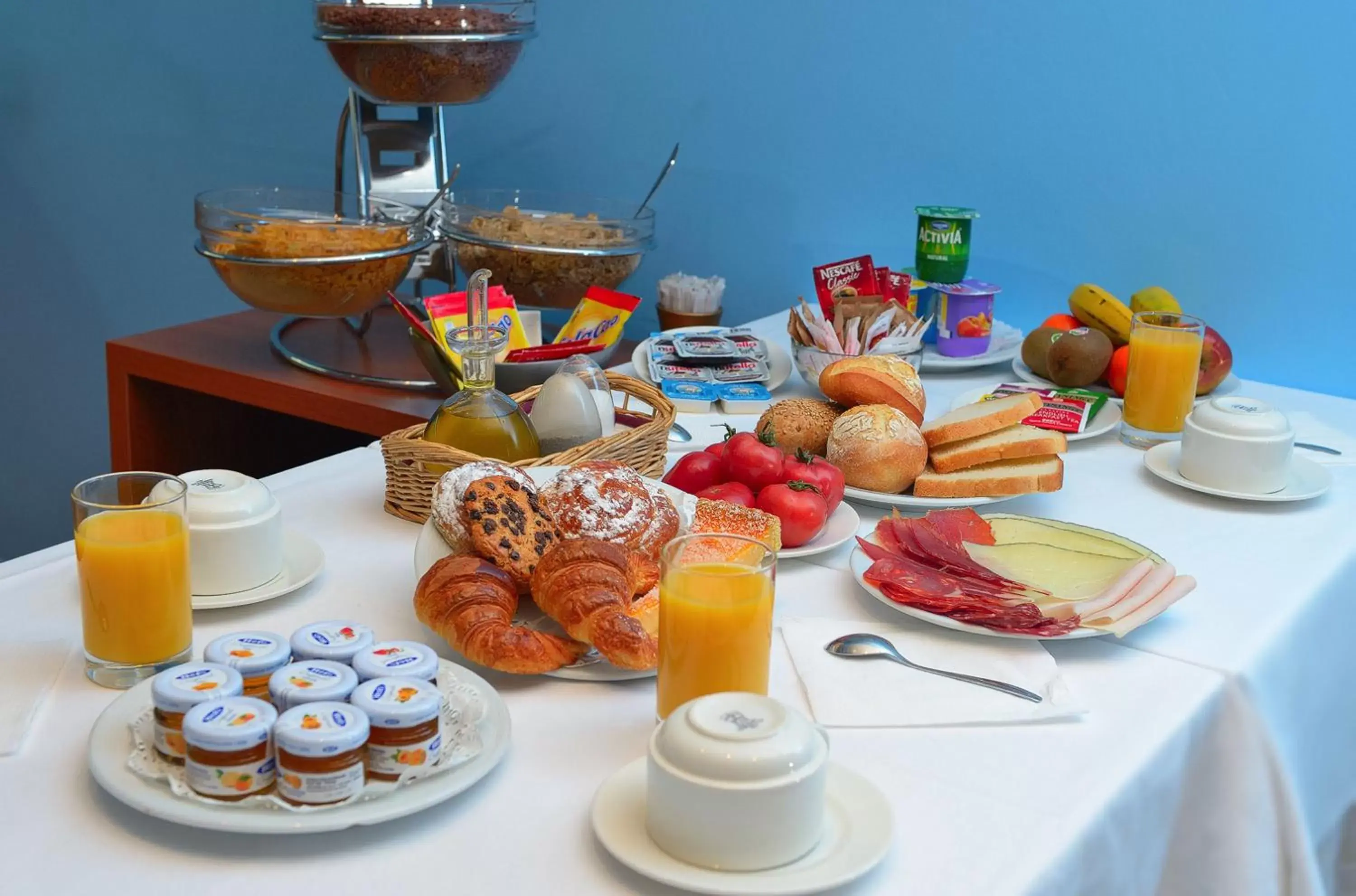 Continental breakfast, Breakfast in Hotel Acta Azul Barcelona
