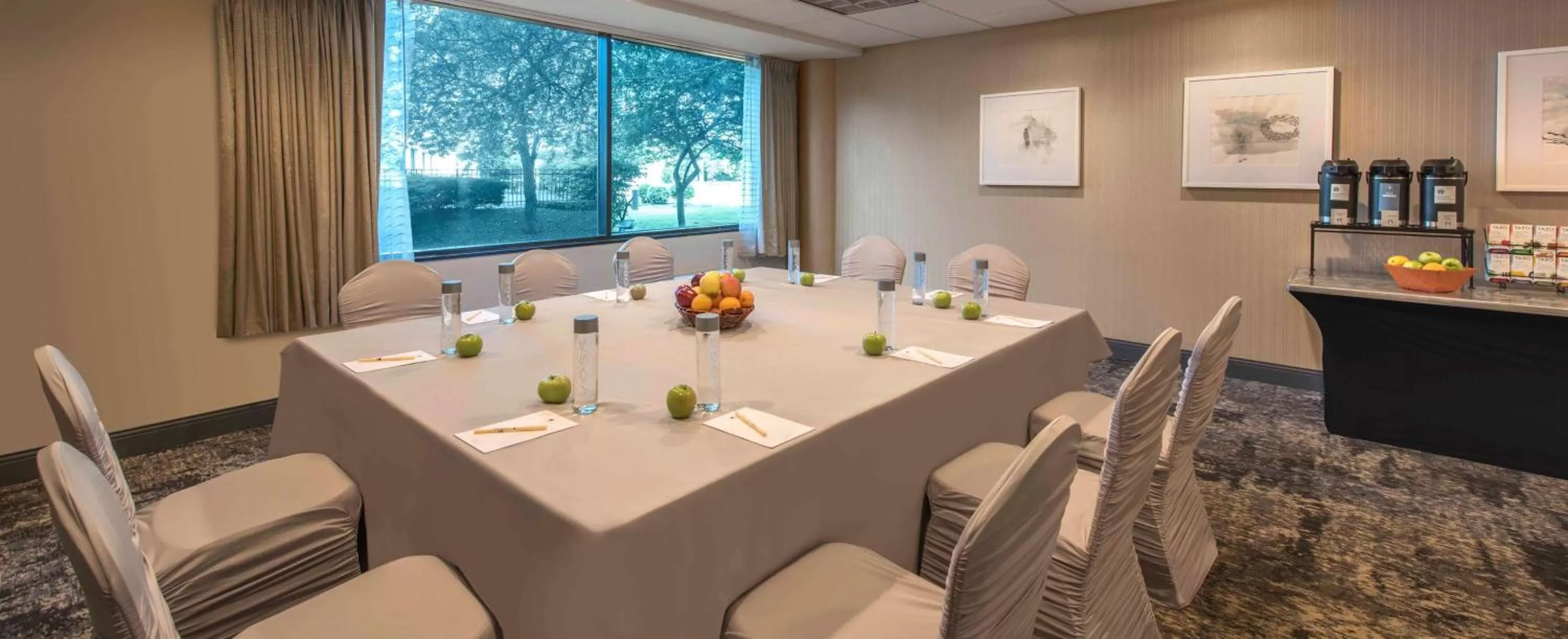 Business facilities in DoubleTree by Hilton Chicago Schaumburg