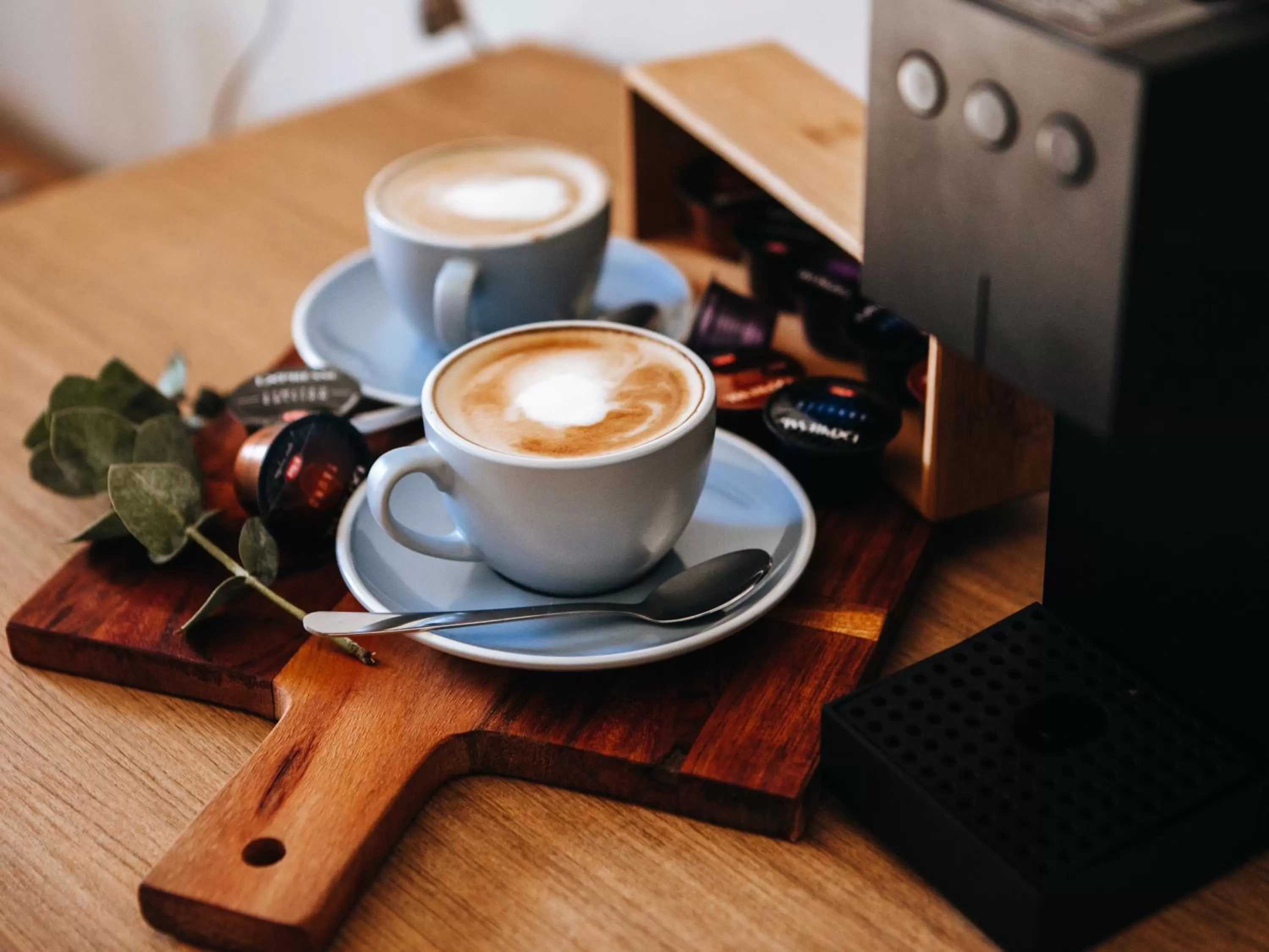 Coffee/tea facilities in Astor Inn