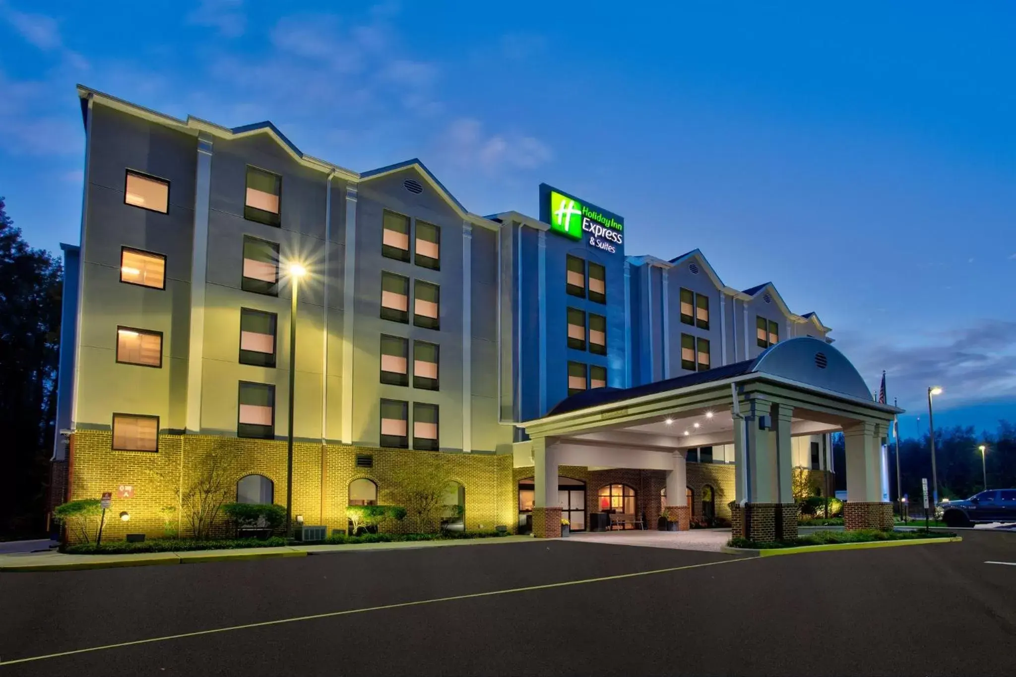 Property Building in Holiday Inn Express Hotel & Suites Dover, an IHG Hotel