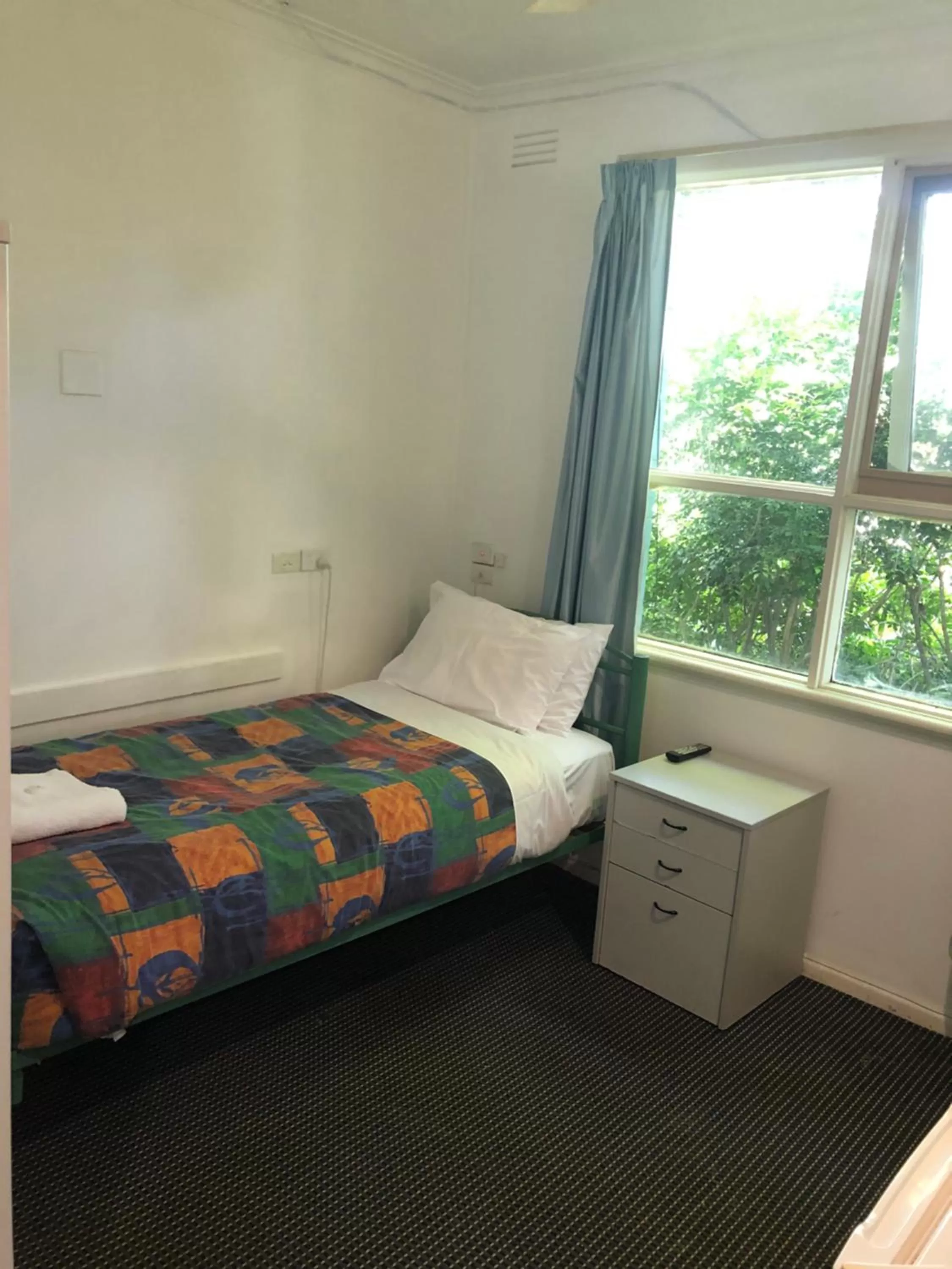 Bed in Evancourt Motel Malvern East