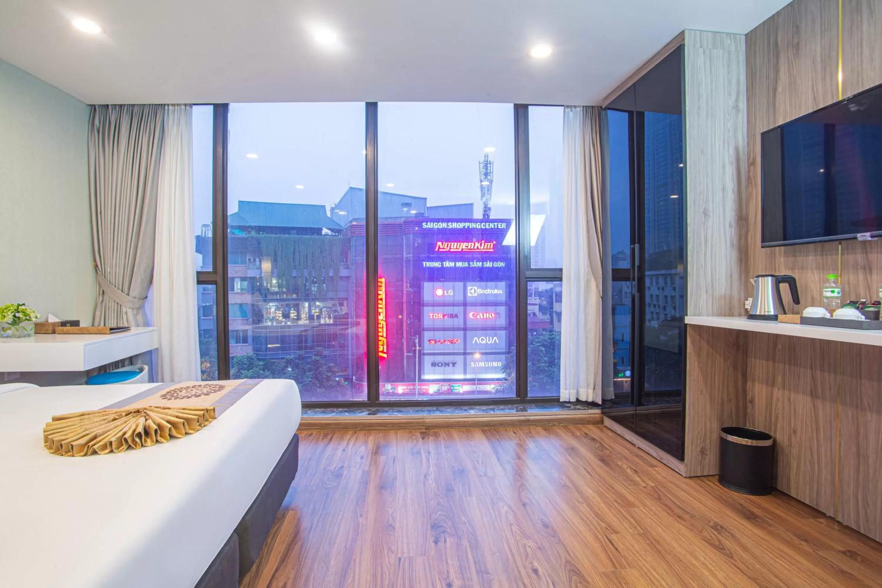 TV and multimedia in Bridge Lakeside Room For Rent Hanoi