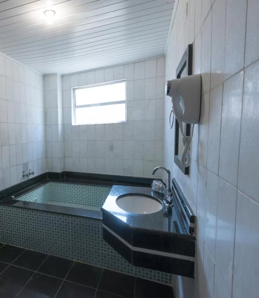 Bathroom in Monte Serrat Hotel