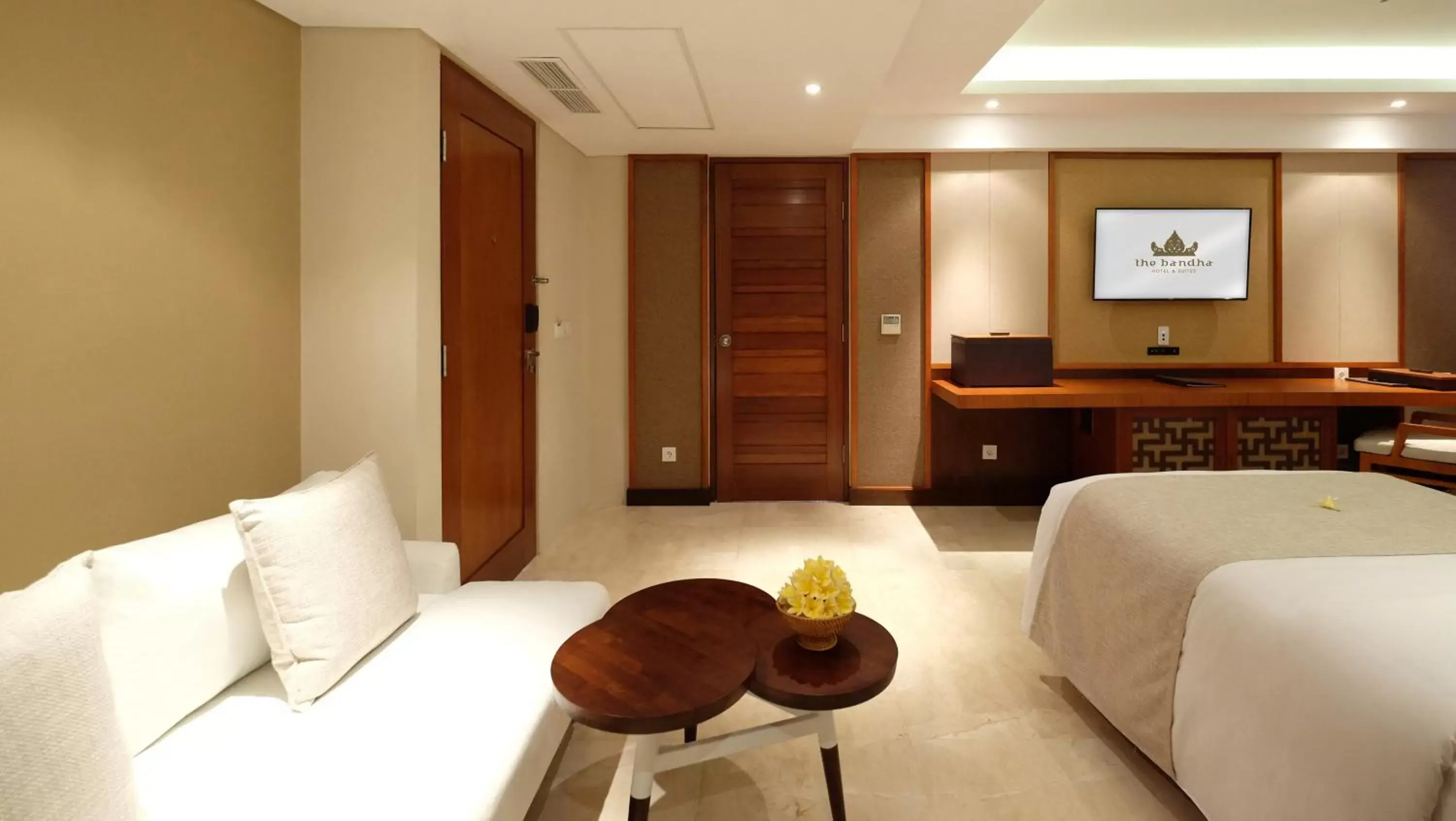 TV and multimedia, Bed in The Bandha Hotel & Suites