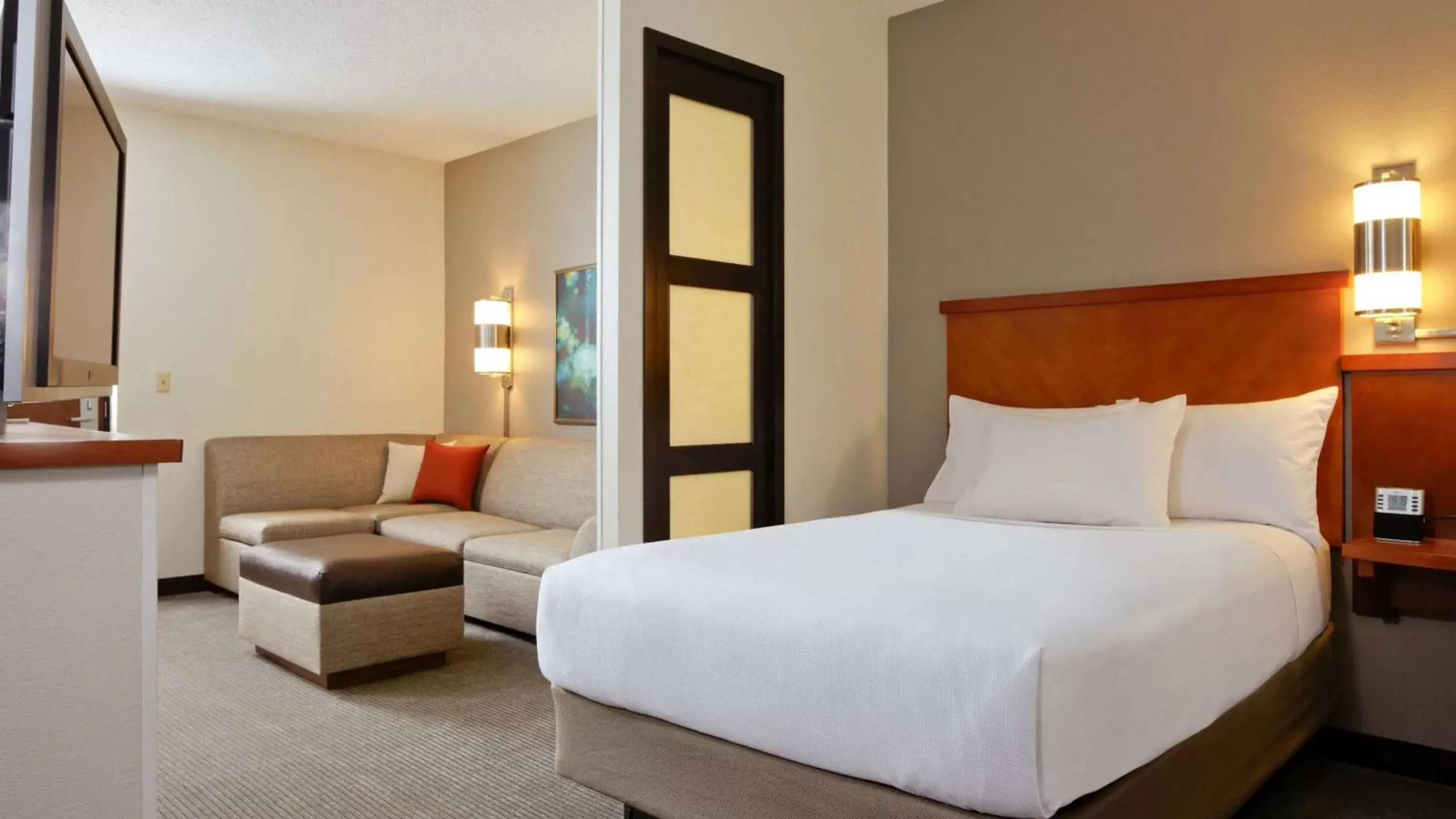 Bed in Sonesta Select Austin North Central