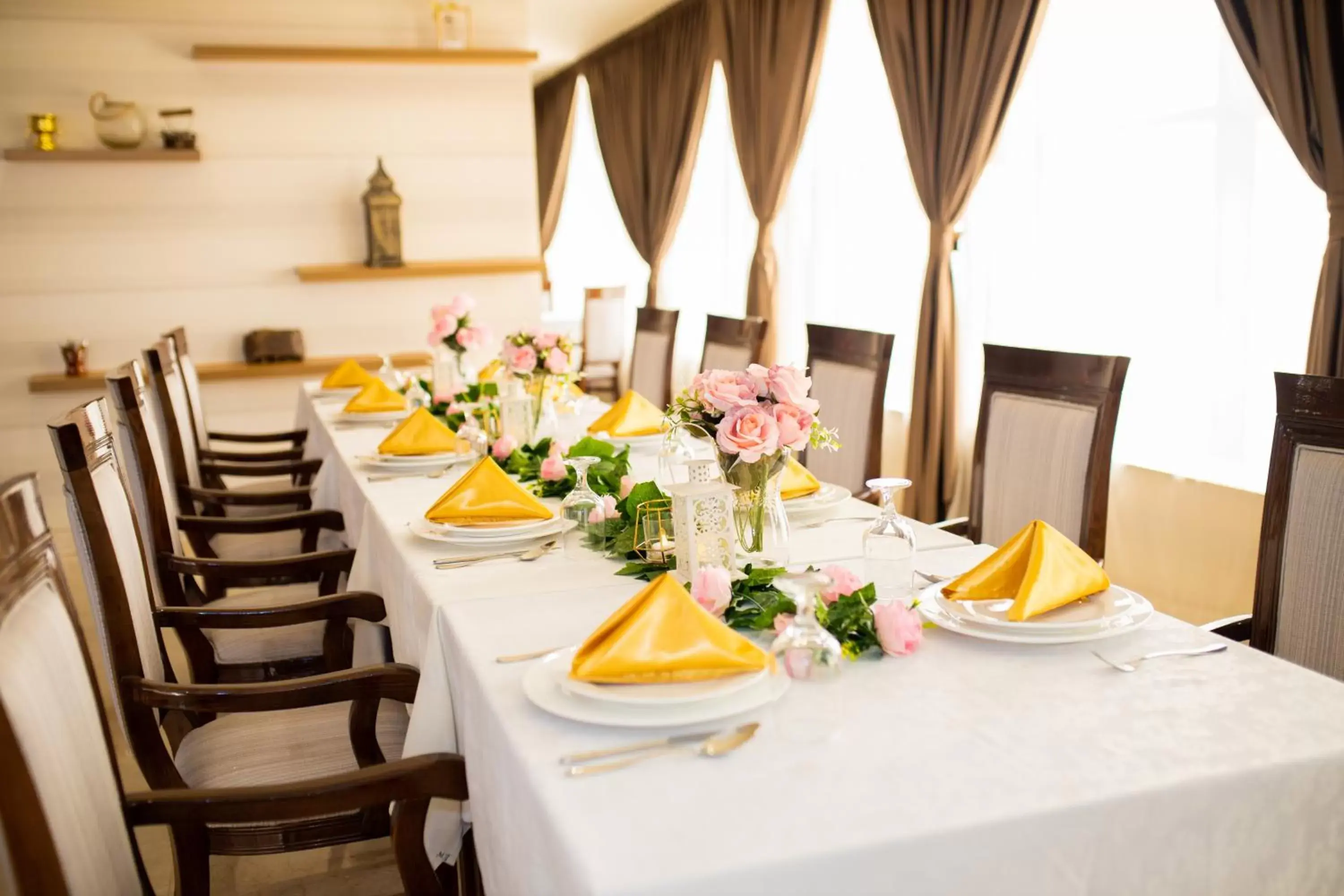 Restaurant/Places to Eat in Ewan Ajman Suites Hotel