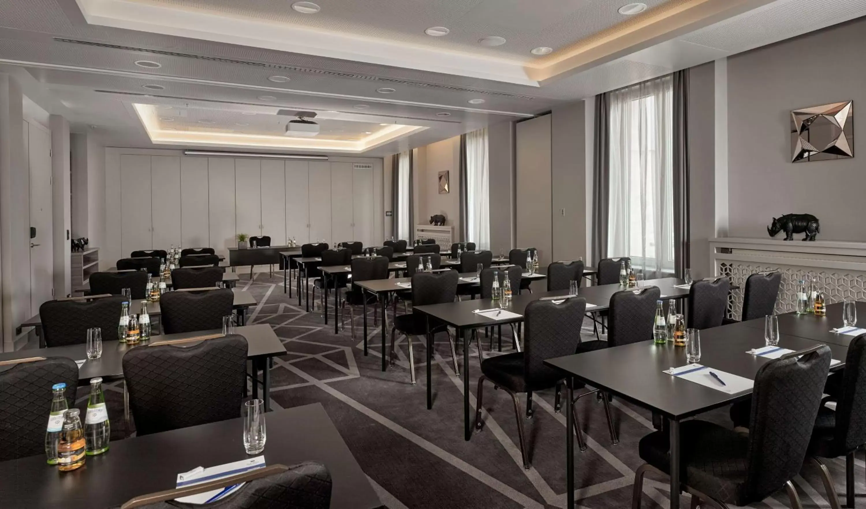 Meeting/conference room, Restaurant/Places to Eat in Park Plaza Nuremberg