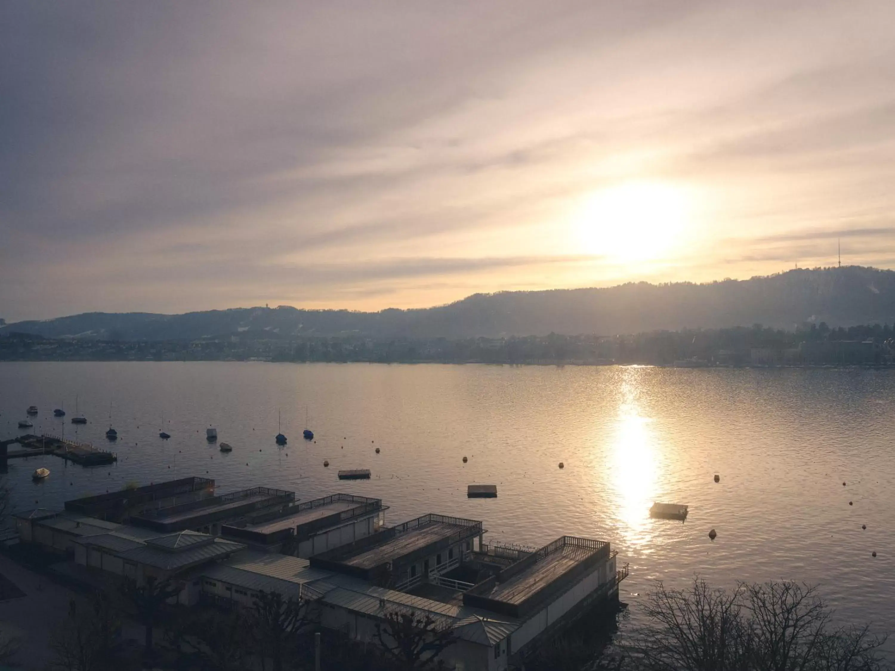 Lake view, Sunrise/Sunset in AMERON Zürich Bellerive au Lac