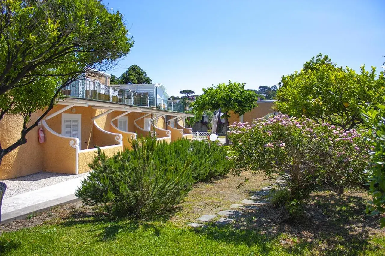 Garden, Property Building in Hotel Parco Delle Agavi