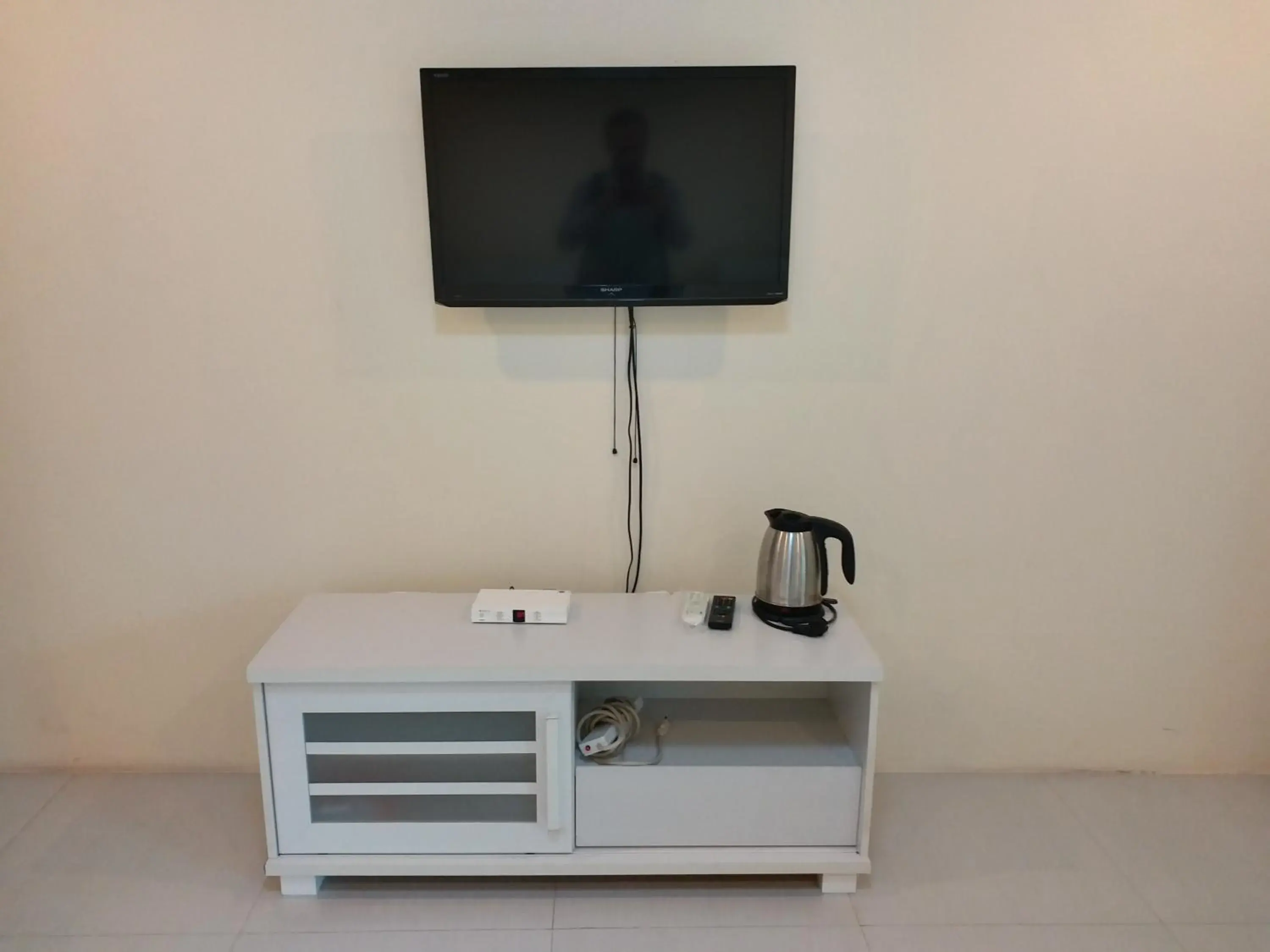 TV and multimedia, Coffee/Tea Facilities in TongPrasit Place