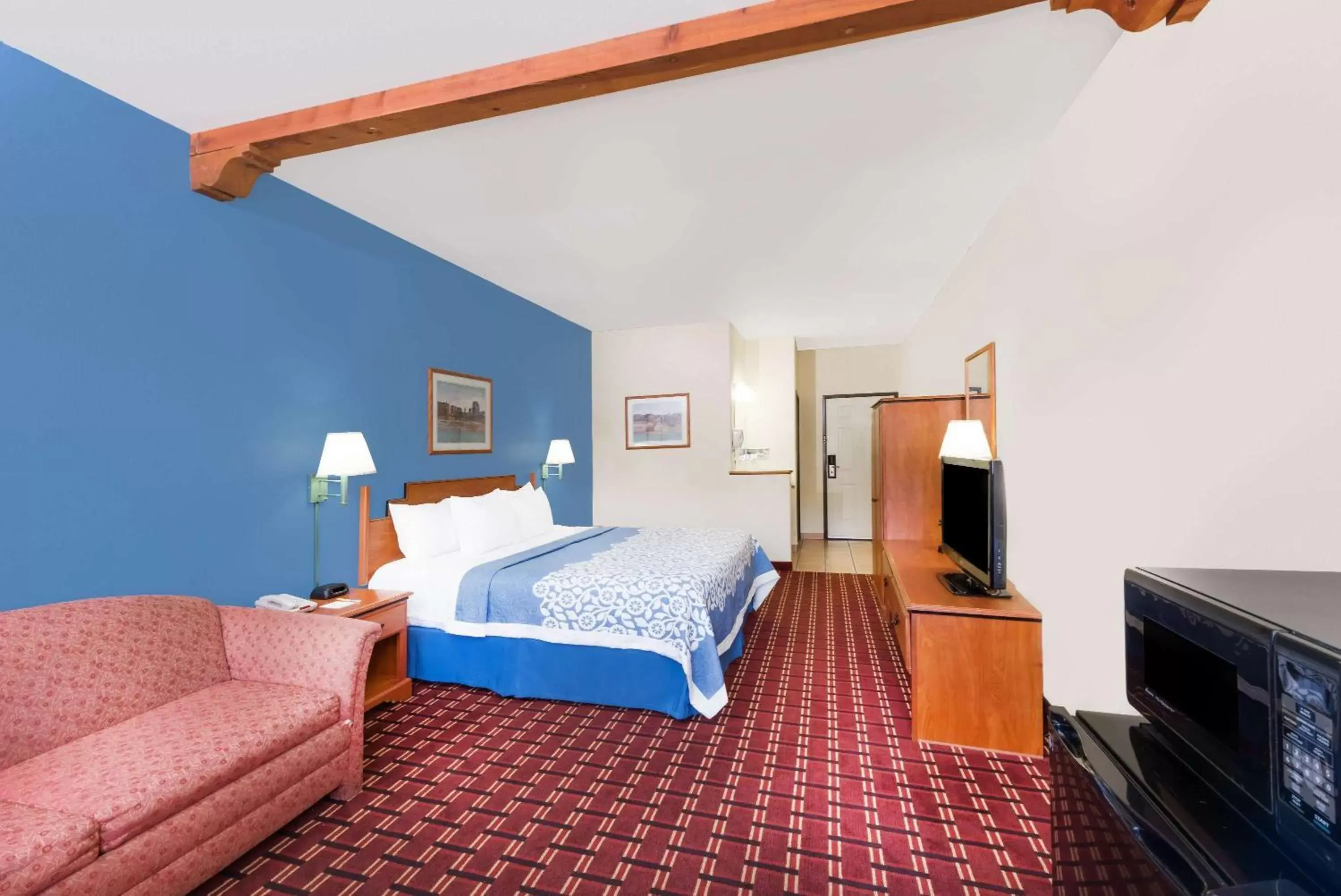 Photo of the whole room, Bed in Days Inn & Suites by Wyndham Lordsburg